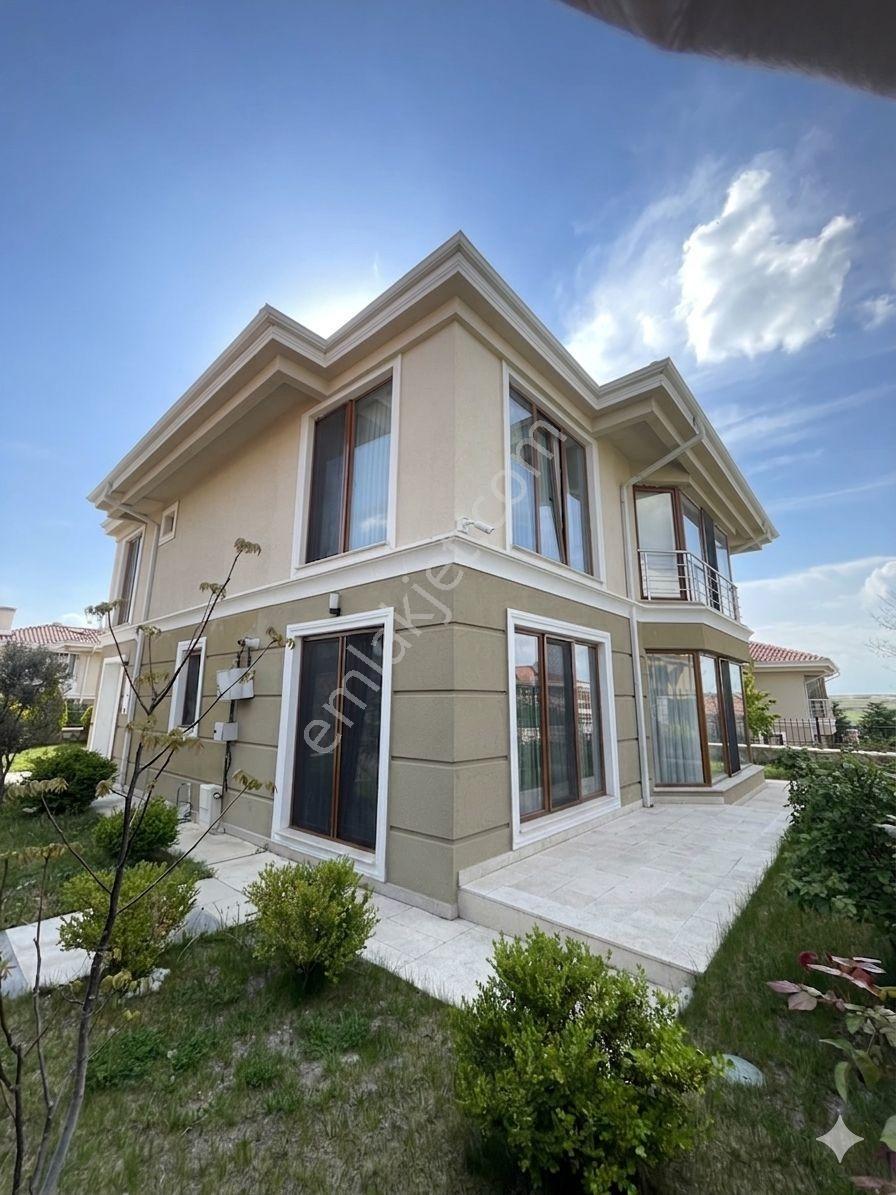 Karacakaya Mebuskentte Geniş Bahçeli, Ferah 3+1 Villa