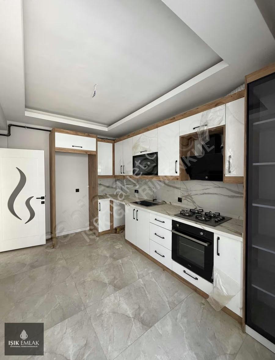 Işık Gayrimenkul'den Satılık Havuzlu Sitede Hazır 2+1 Lux Daire - Görsel 5