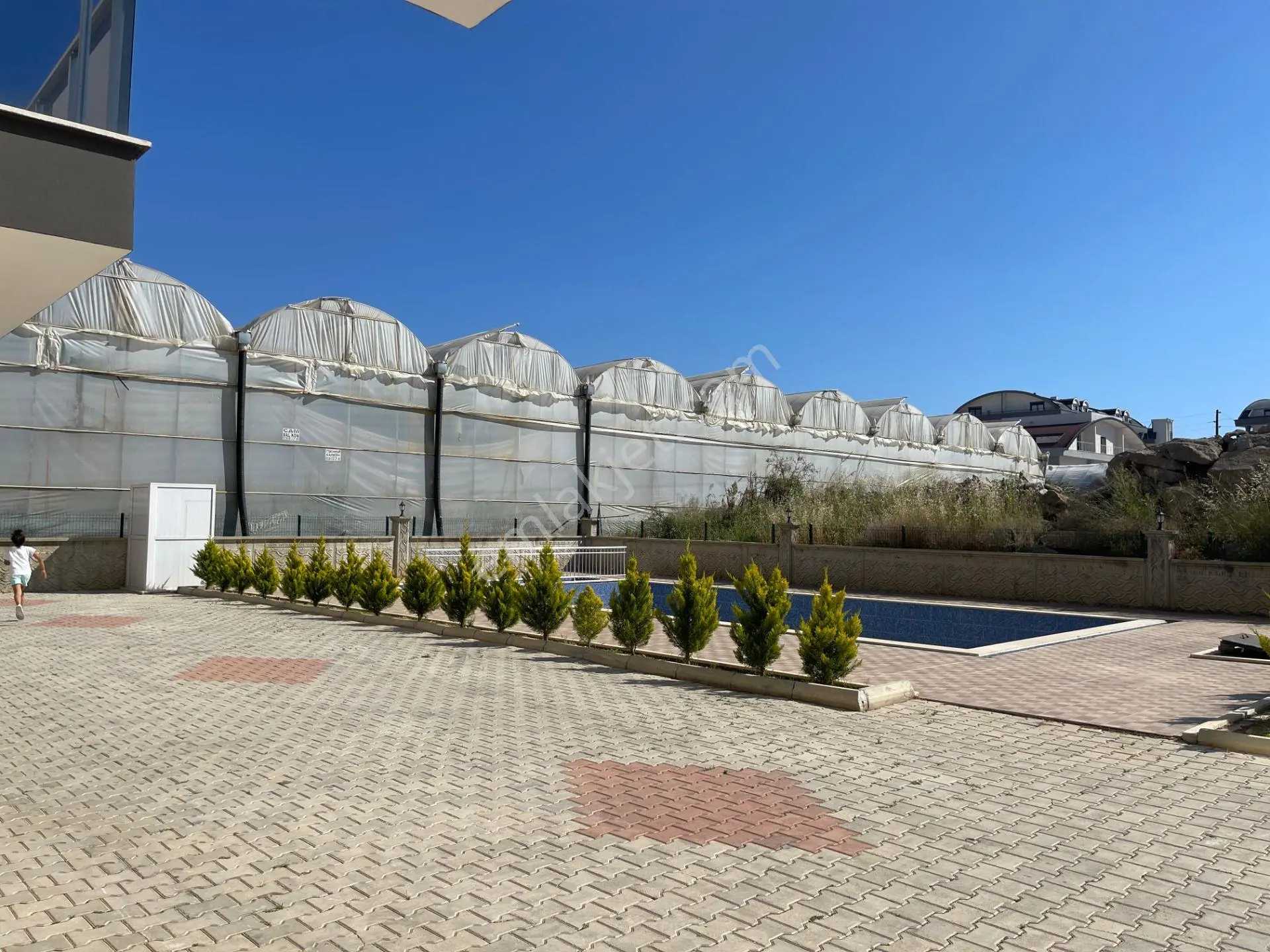 Kargıcak'ta Doğa Manzaralı Eşyalı 1+1 Satılık Daire - Görsel 40