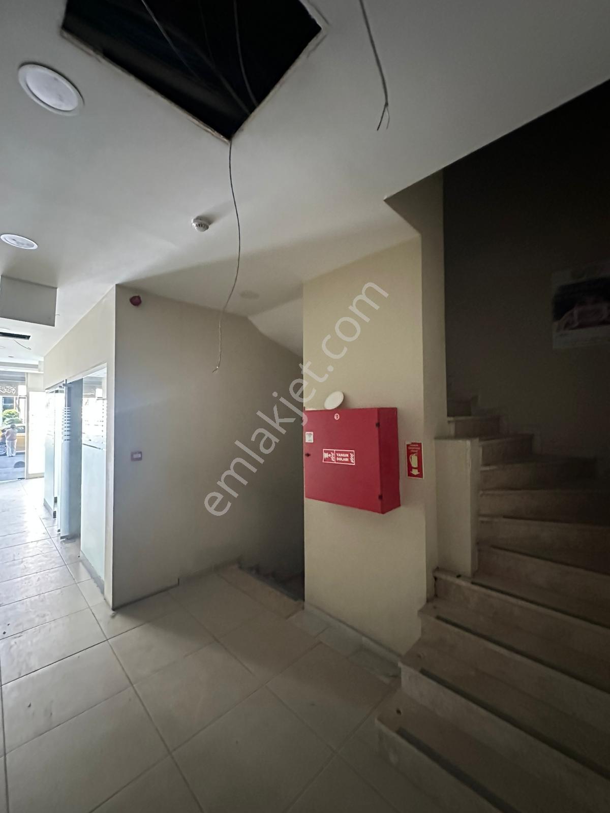 Çigdem Emlak'tan Cadde Üstünde Geniş Kiralık Ofis - Görsel 21