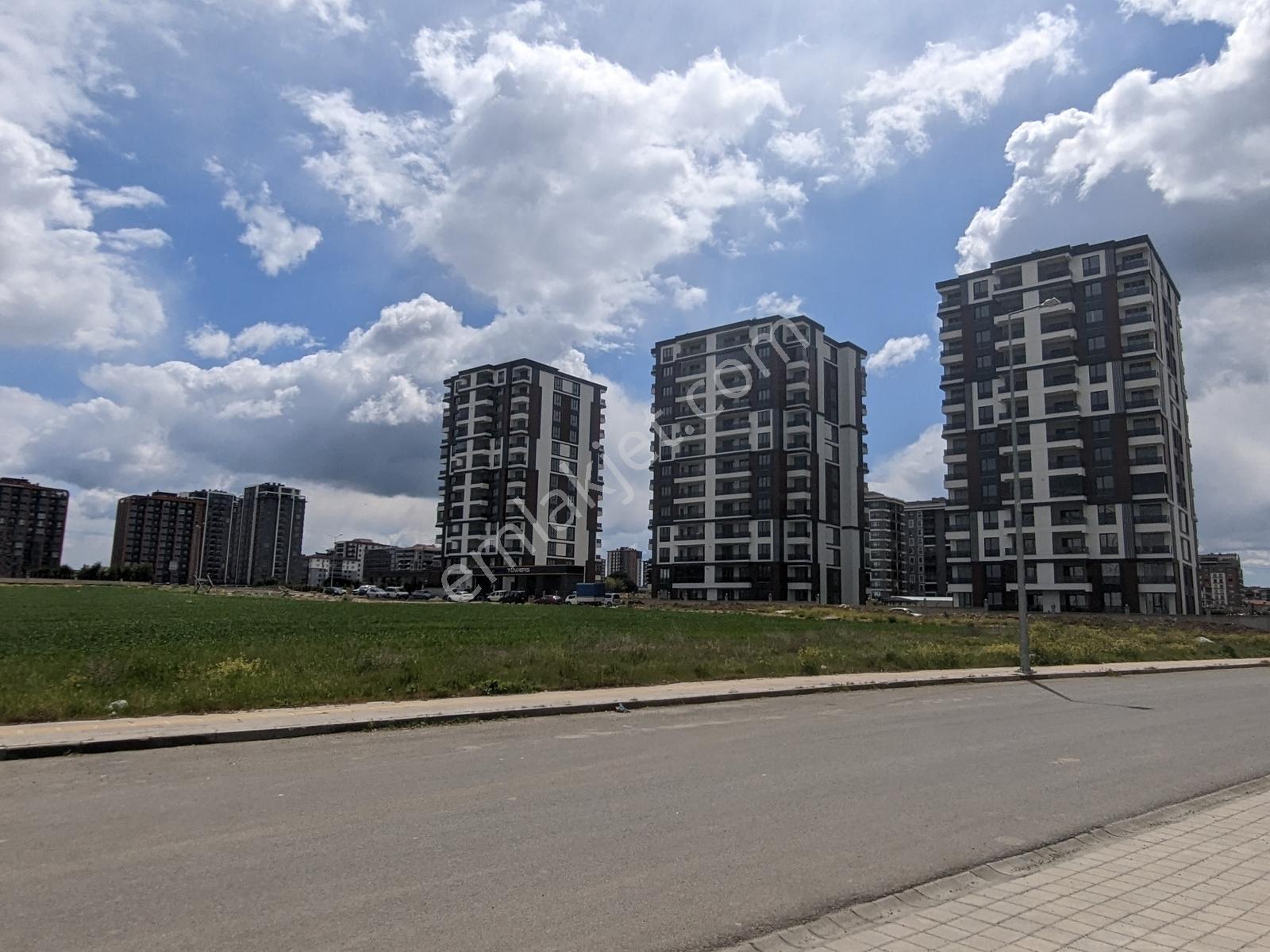 Turyap Hürriyetten İzsiz Towers Projesinde Satılık 2+1 Daire