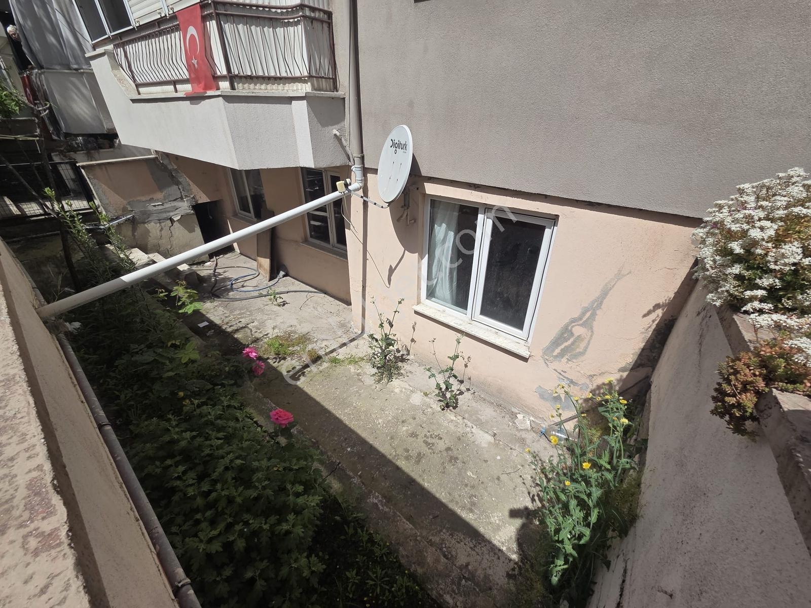 Mir'den Balıkesir Avukatlar Caddesinde Satılık Depo