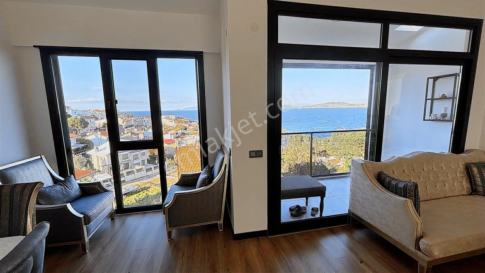 Yeni Foça Donatkent Sitesinde Tripleks Deniz Manzaralı Villa - Görsel 30