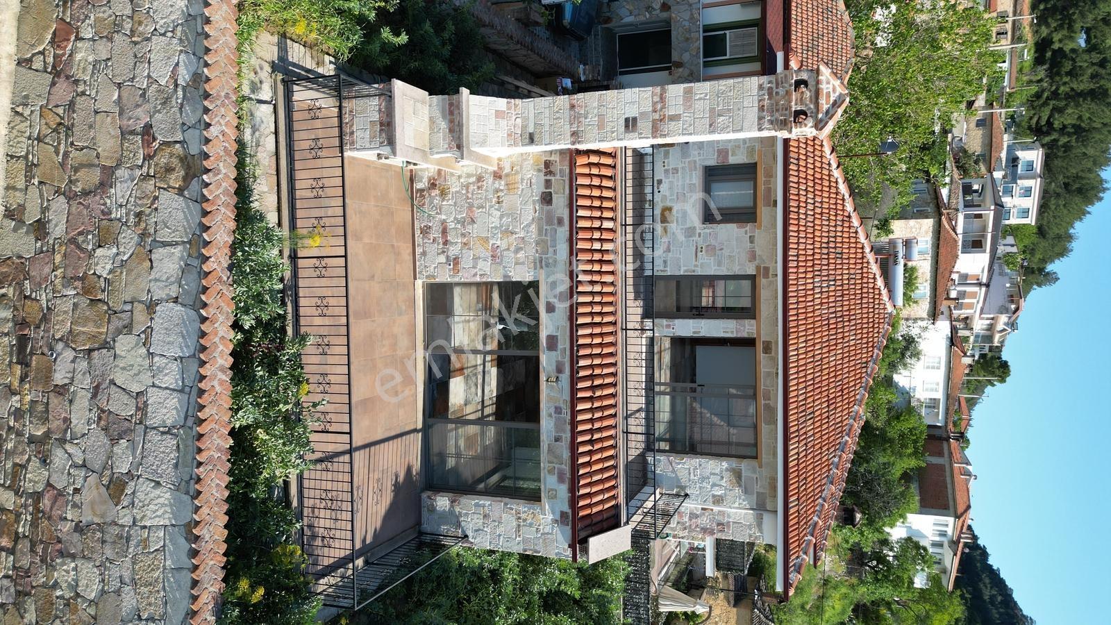 Onmax Taylıelinde Deniz Manzaralı Konak Havasında Lüks Taş Villa - Görsel 25