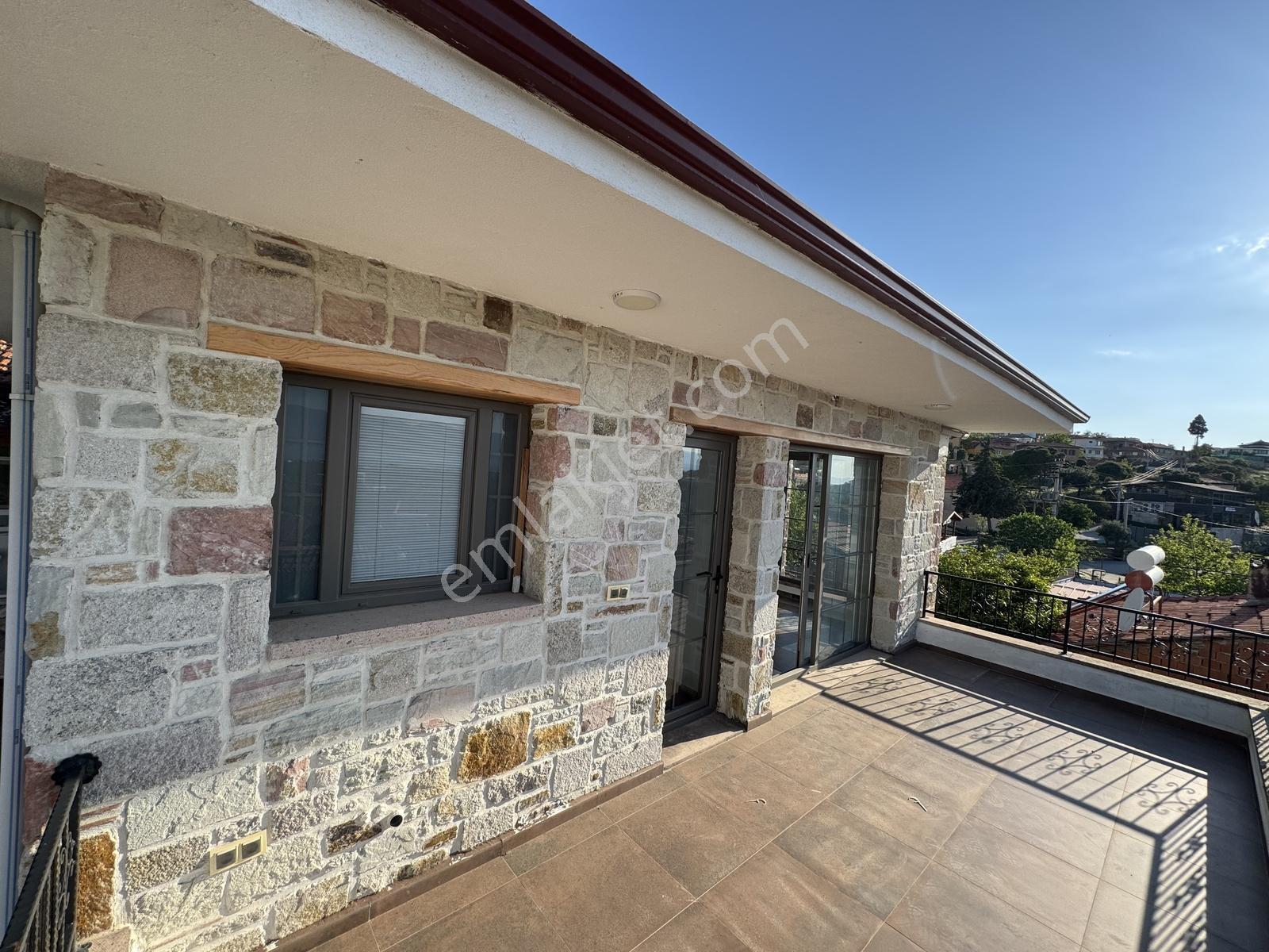 Onmax Taylıelinde Deniz Manzaralı Konak Havasında Lüks Taş Villa - Görsel 19