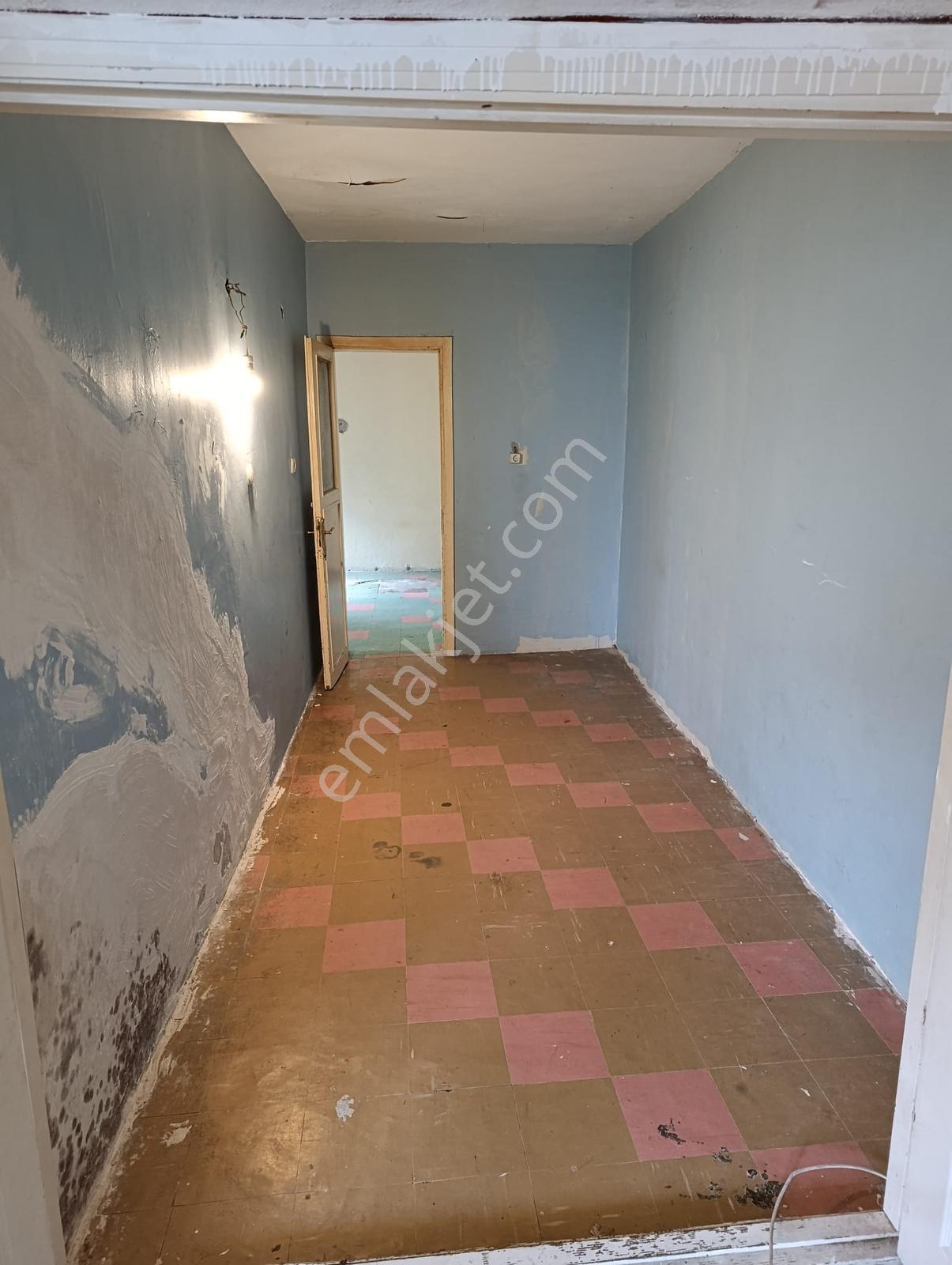Çınardere Mah Arakat Ferah Balkonlu 2+1 Satılık Daire