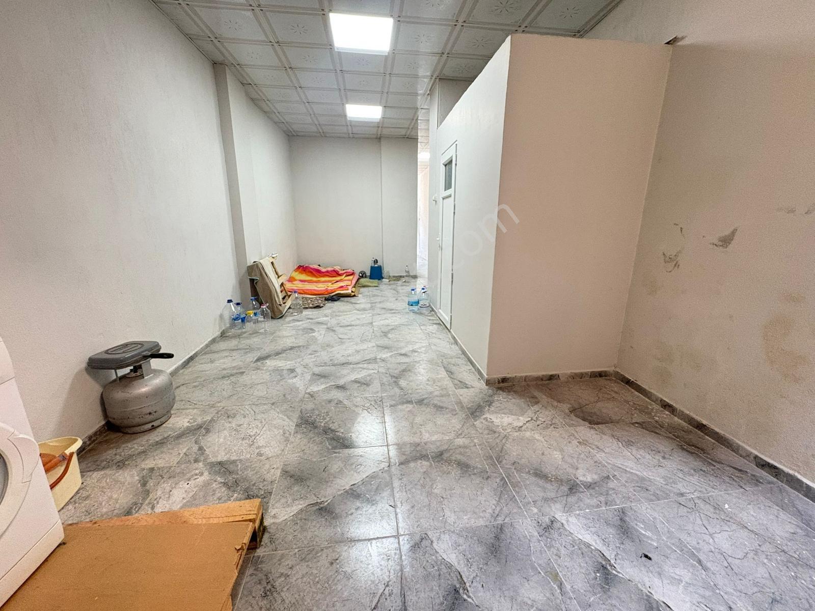 Alaybey Mah. Zabıta Karşısı Ana Cadde Üzeri 35 M² Wcli Dükkan - Görsel 3