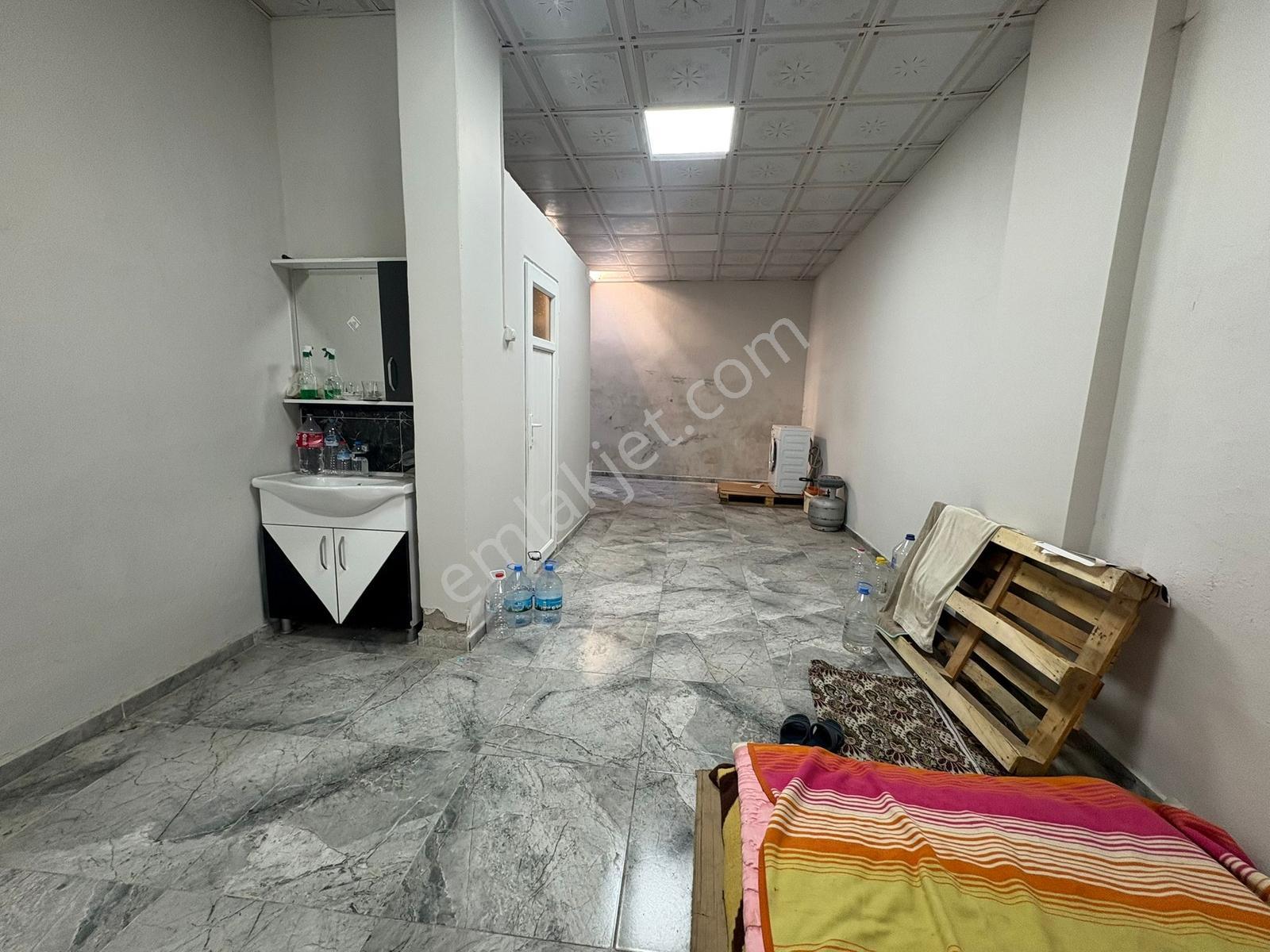 Alaybey Mah. Zabıta Karşısı Ana Cadde Üzeri 35 M² Wcli Dükkan - Görsel 2
