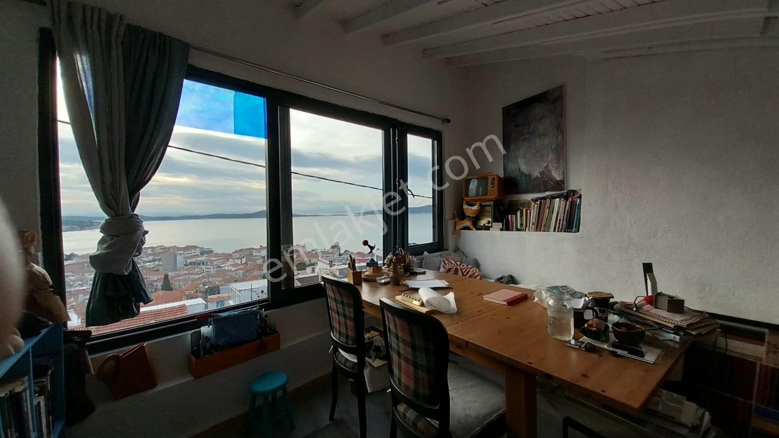 Ayvalık Merkez'de Deniz Manzaralı 2+1 Loft Tarzı Asma Katlı Rum Evi - Görsel 26