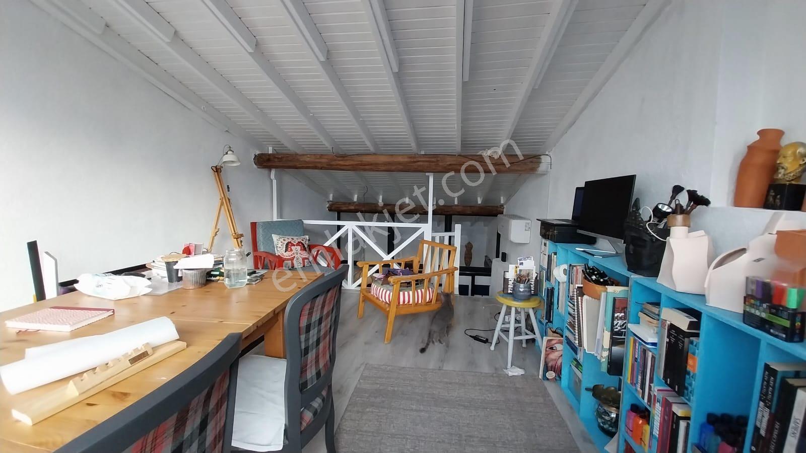 Ayvalık Merkez'de Deniz Manzaralı 2+1 Loft Tarzı Asma Katlı Rum Evi - Görsel 27