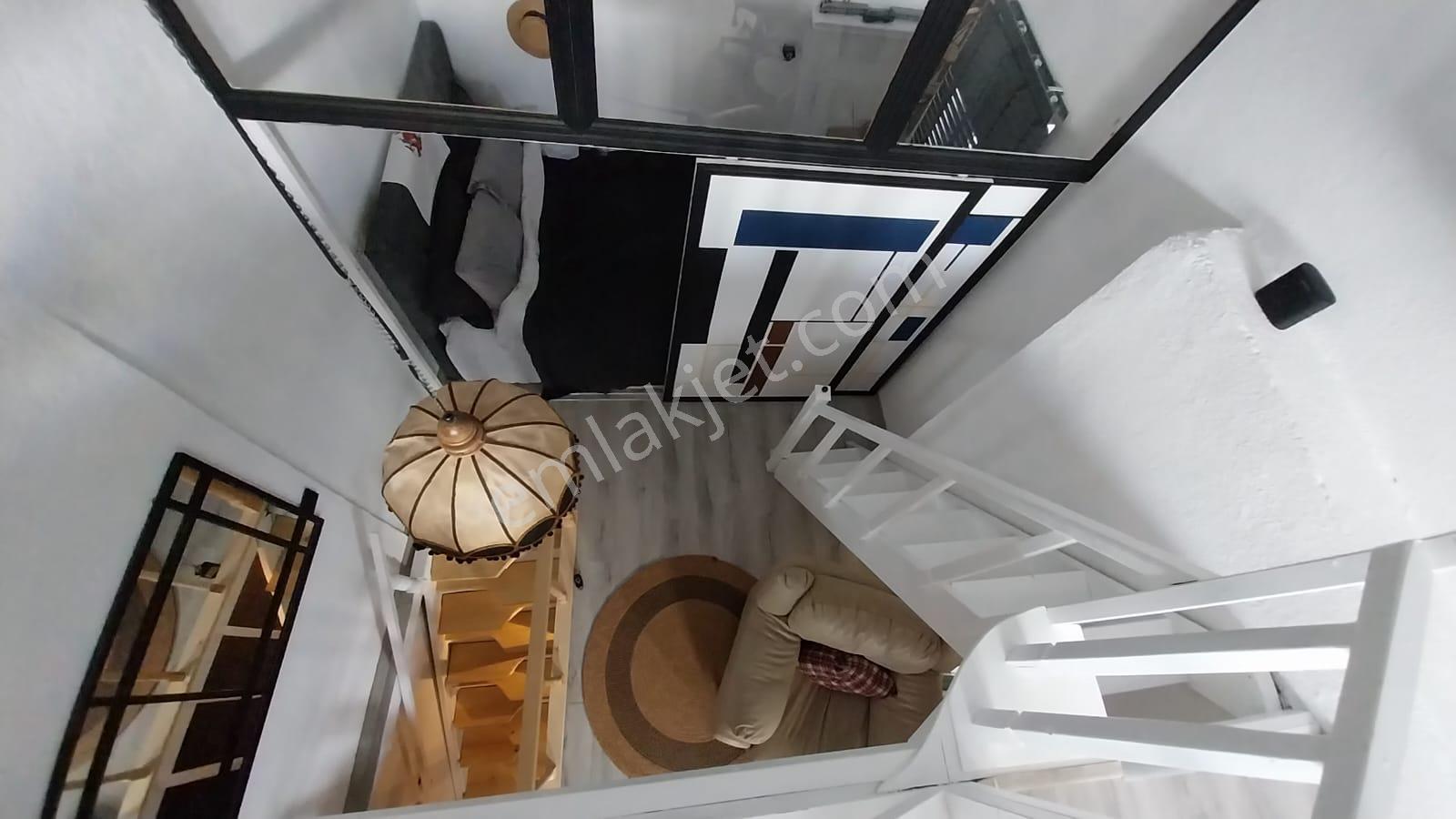 Ayvalık Merkez'de Deniz Manzaralı 2+1 Loft Tarzı Asma Katlı Rum Evi - Görsel 19