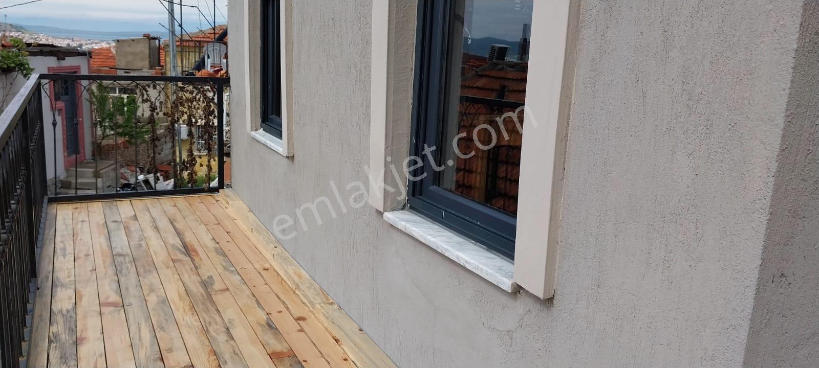 Ayvalık Merkez'de Deniz Manzaralı 2+1 Loft Tarzı Asma Katlı Rum Evi - Görsel 29