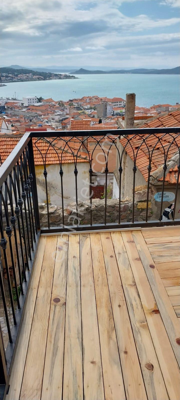 Ayvalık Merkez'de Deniz Manzaralı 2+1 Loft Tarzı Asma Katlı Rum Evi - Görsel 28