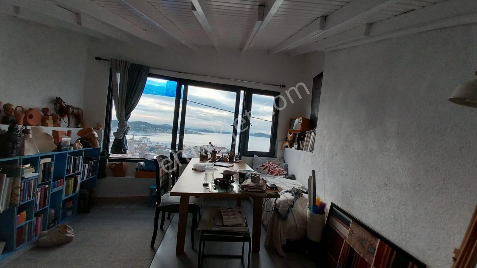Ayvalık Merkez'de Deniz Manzaralı 2+1 Loft Tarzı Asma Katlı Rum Evi - Görsel 25