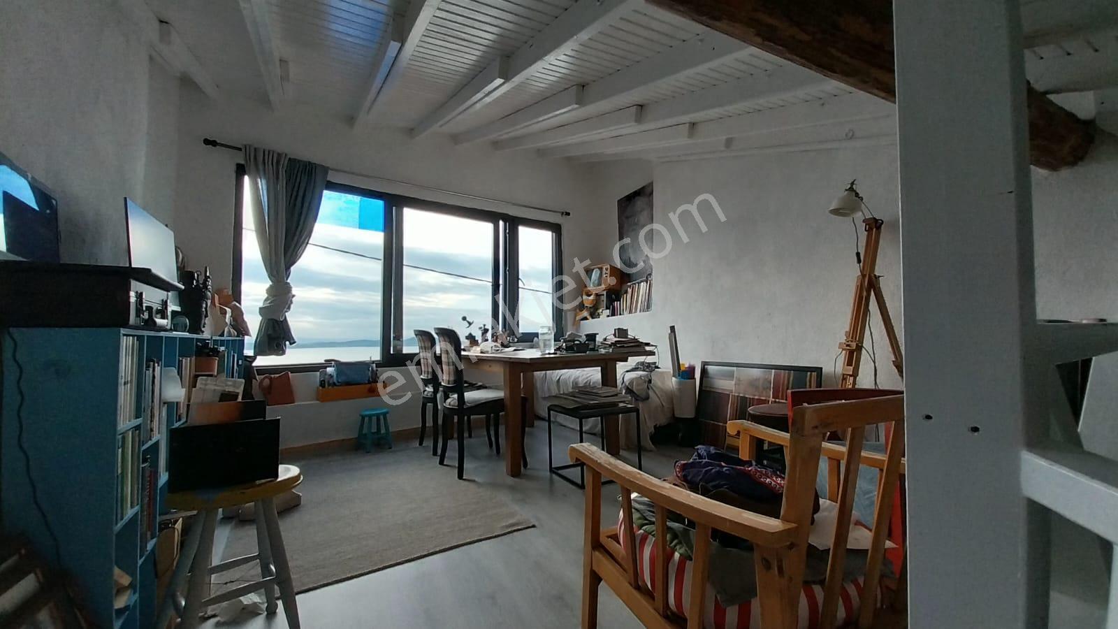 Ayvalık Merkez'de Deniz Manzaralı 2+1 Loft Tarzı Asma Katlı Rum Evi - Görsel 22