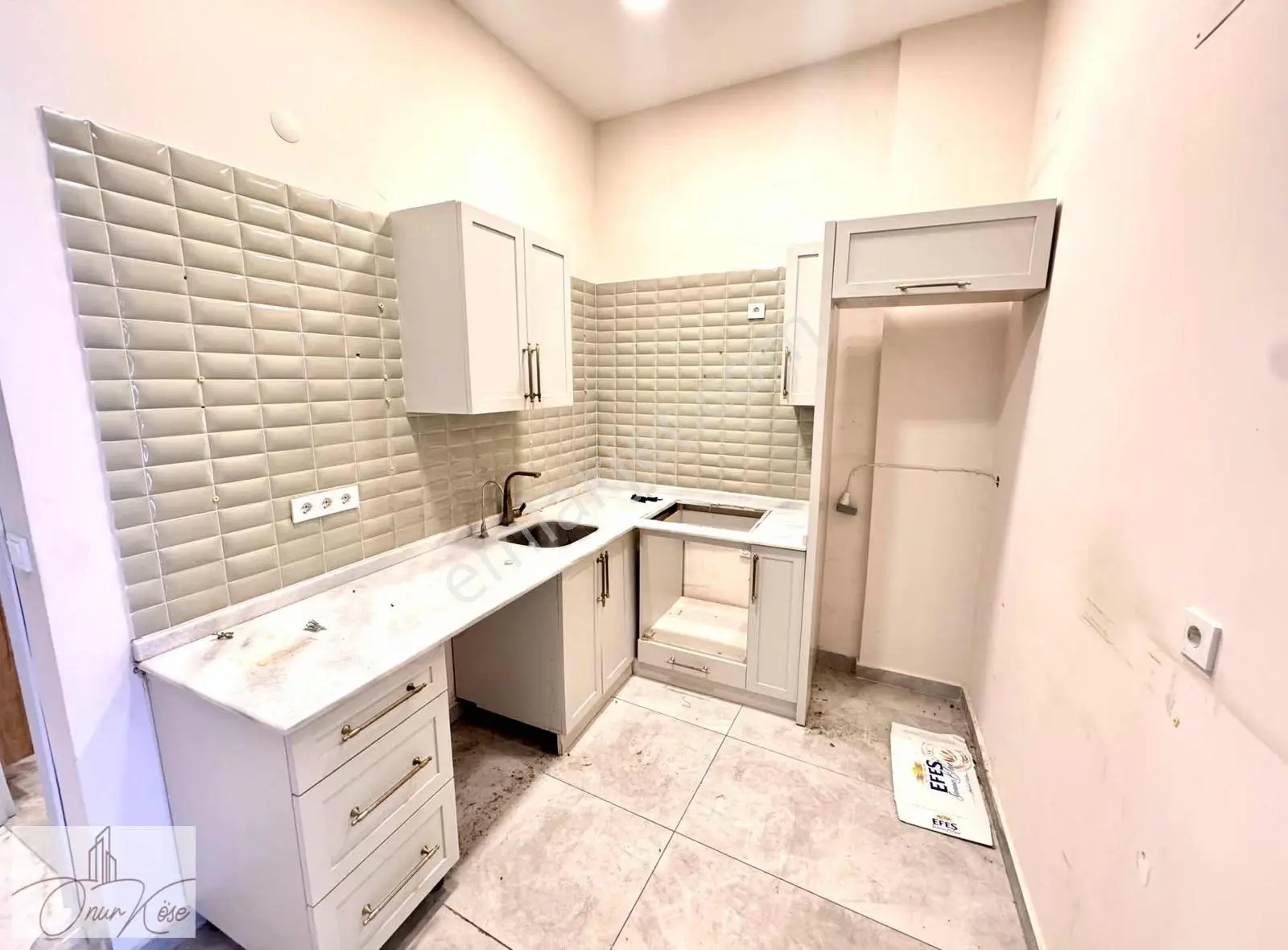 Alanya İskele Yolu Üzeri İçi Yapılı Kiralık Dükkan! - Görsel 2