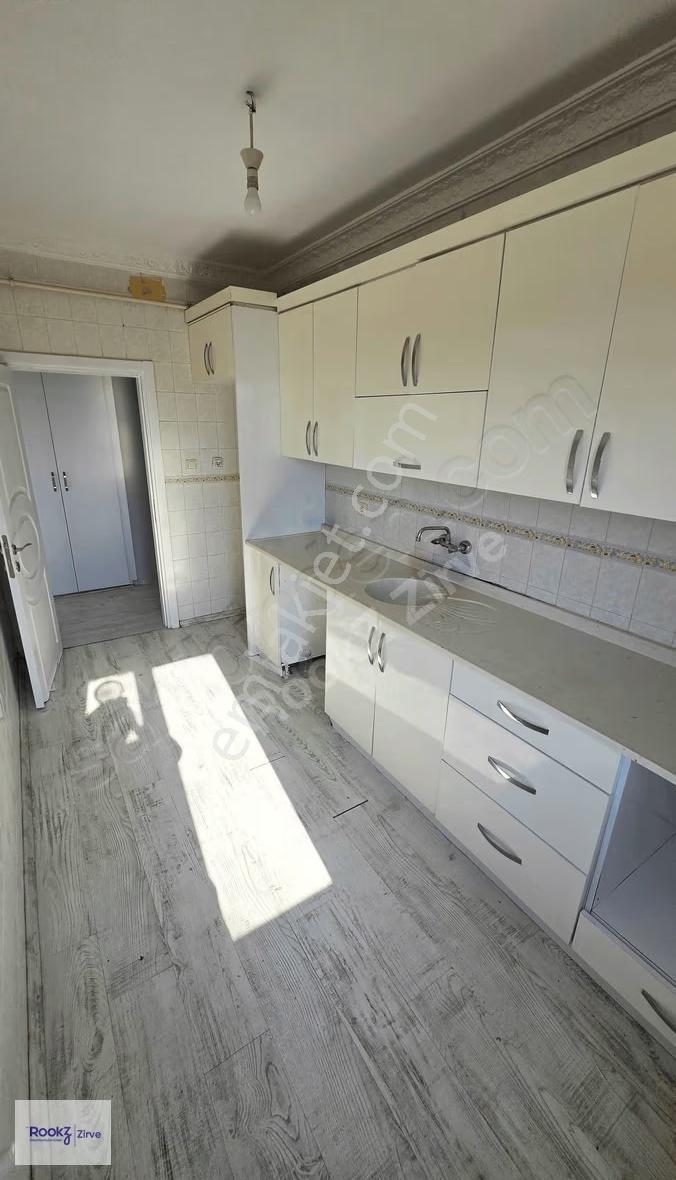 Yalova Çiftlikköy'de Aktif Hastanesi Yanı Kiralık 2+1 Daire - Görsel 13