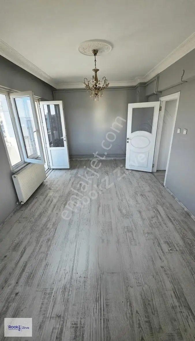 Yalova Çiftlikköy'de Aktif Hastanesi Yanı Kiralık 2+1 Daire