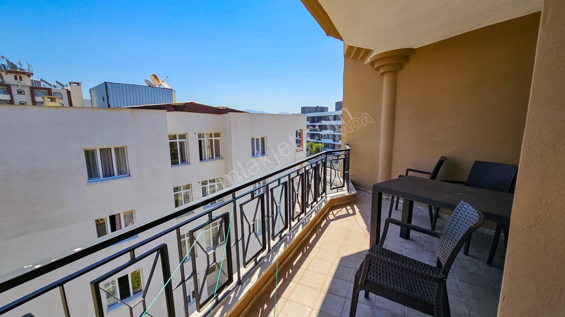 Kuşadası'nda Merkezi Konumda Ayrı Mutfaklı Satılık 1+1 Daire - Görsel 16