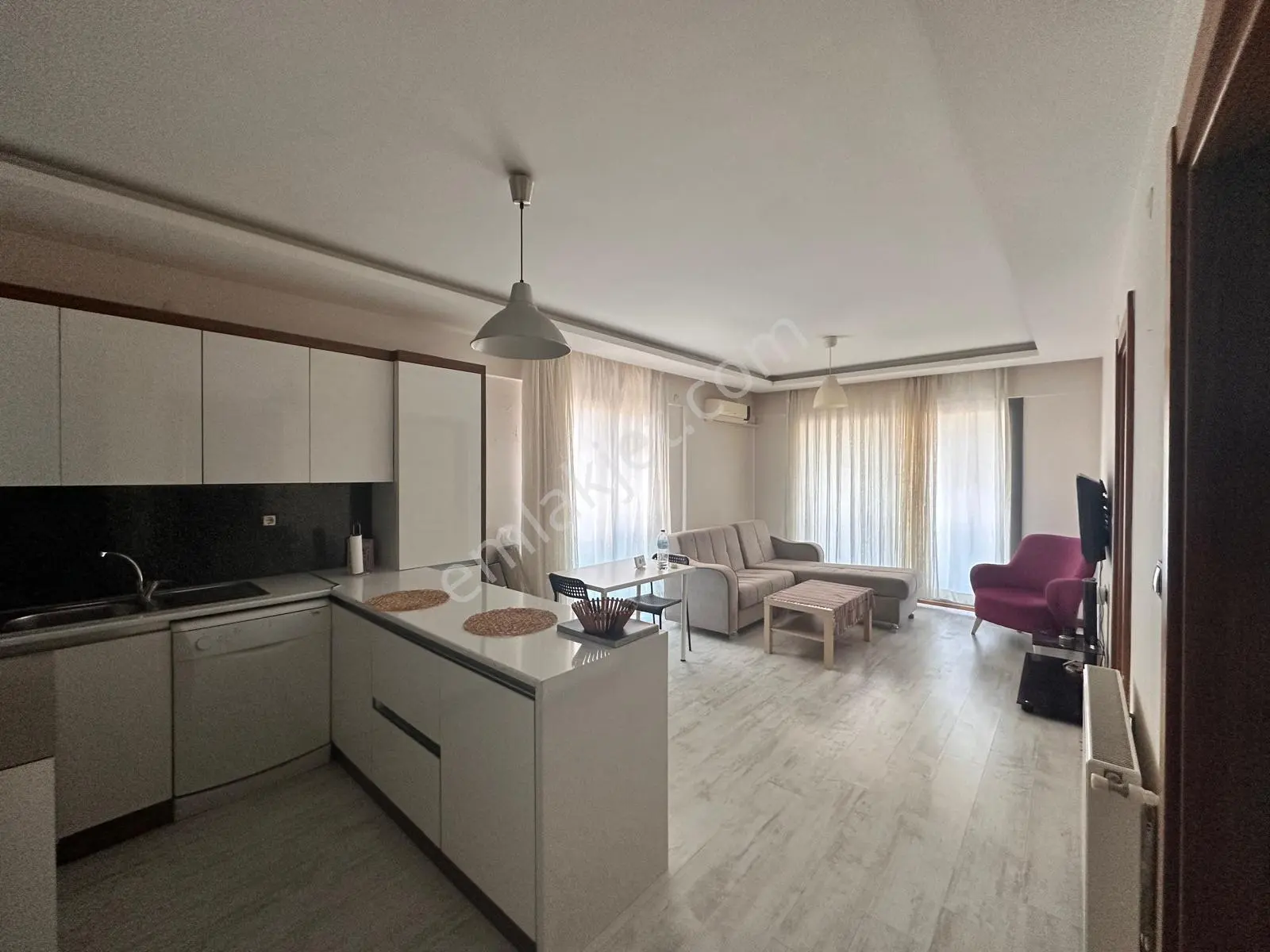 Güzelyurt Mh. Site İçi Kapalı Havuzlu 1+1 Full Eşyalı Arakat - Görsel 2