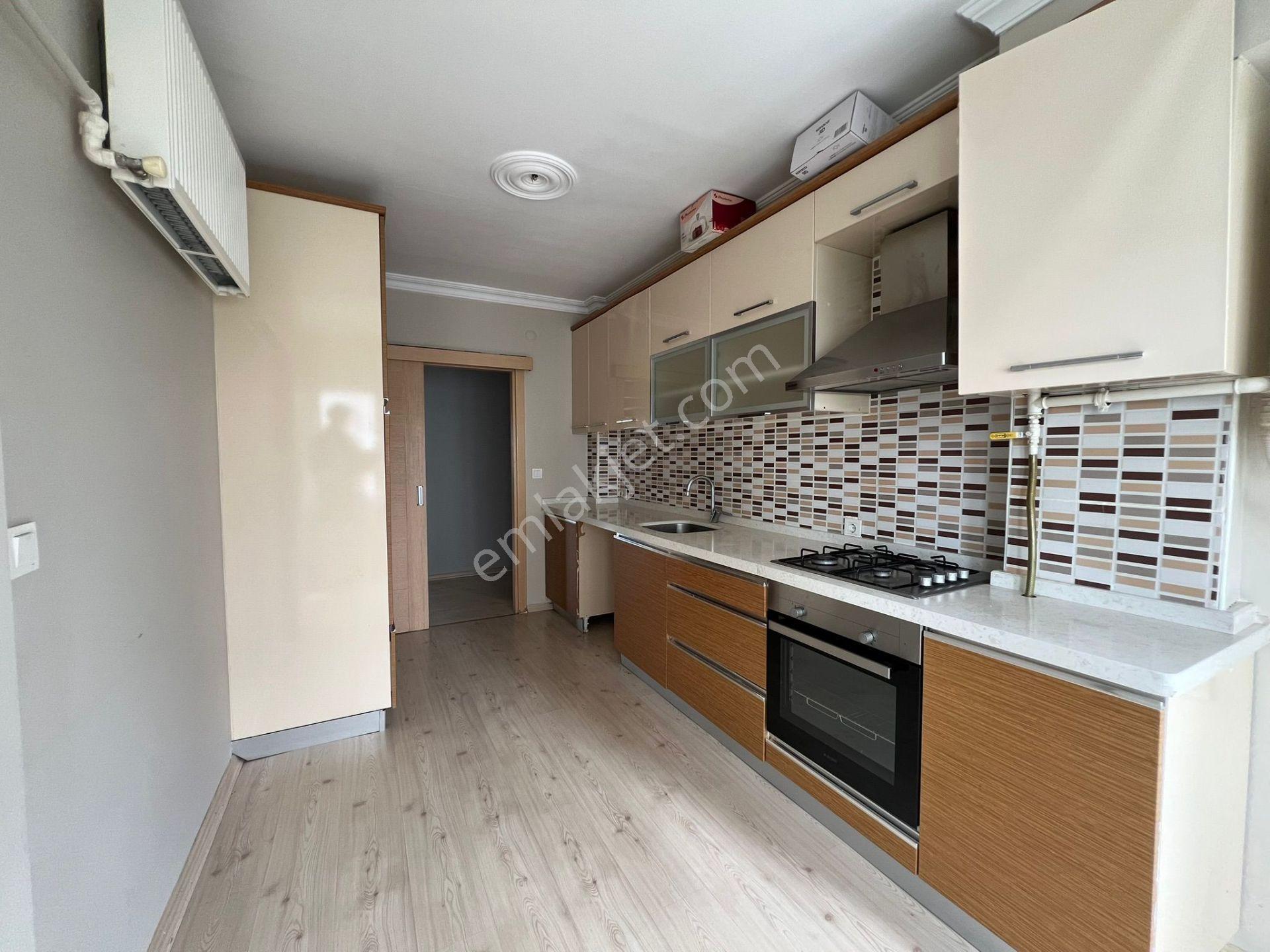 Molla Team'den Emlak Konutları 2.kısım Glorya Apt. Kiralık 3+1 - Görsel 17
