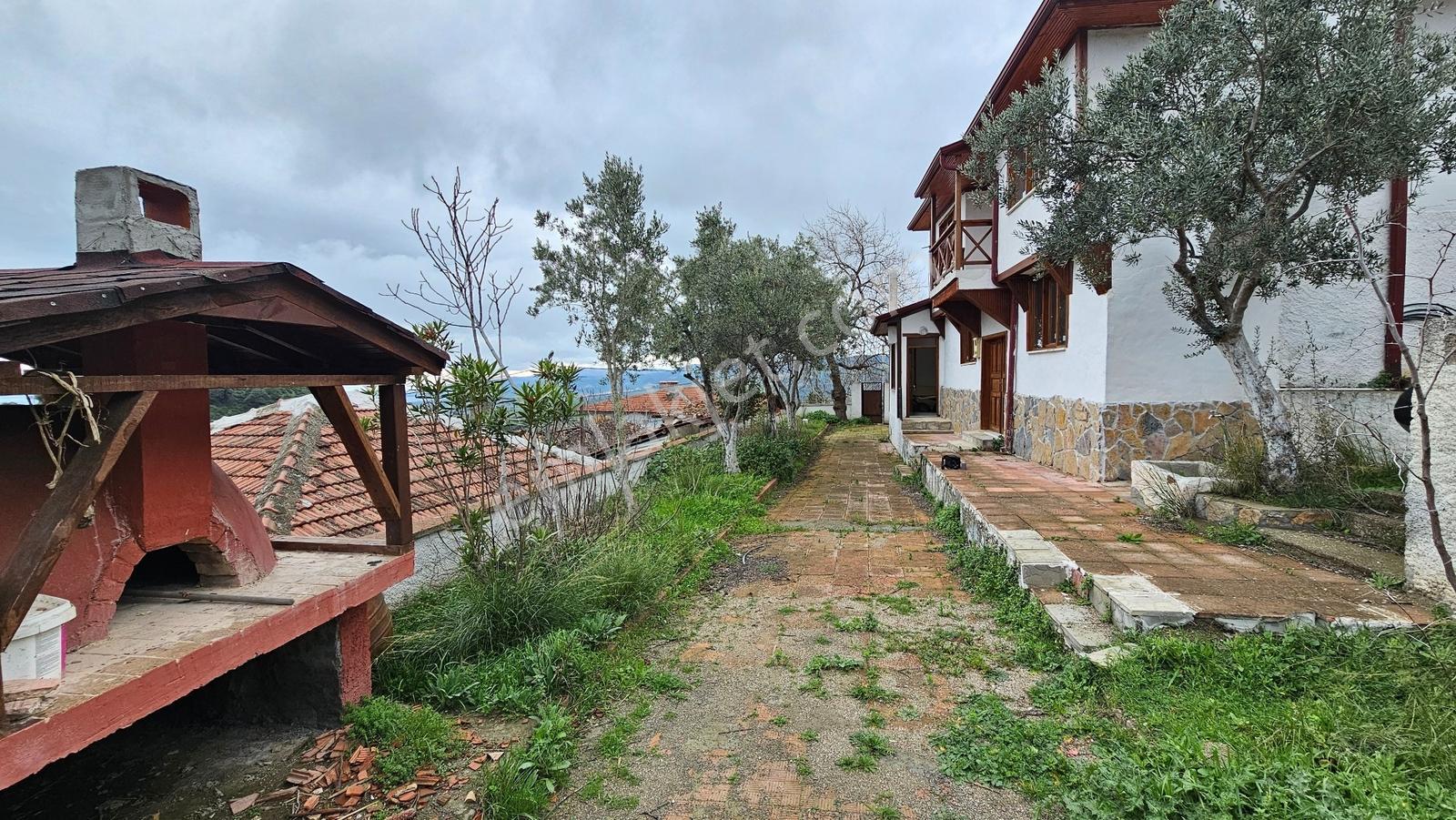 İznik İnikli'de,2 Katlı Evi Olan,göl Manzaralı 705 M² Arsa - Görsel 3
