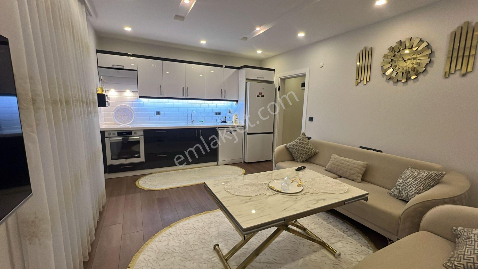 Havuzlu Site İçerisinde Full Eşyalı 2+1 Lüks Daire - Görsel 16