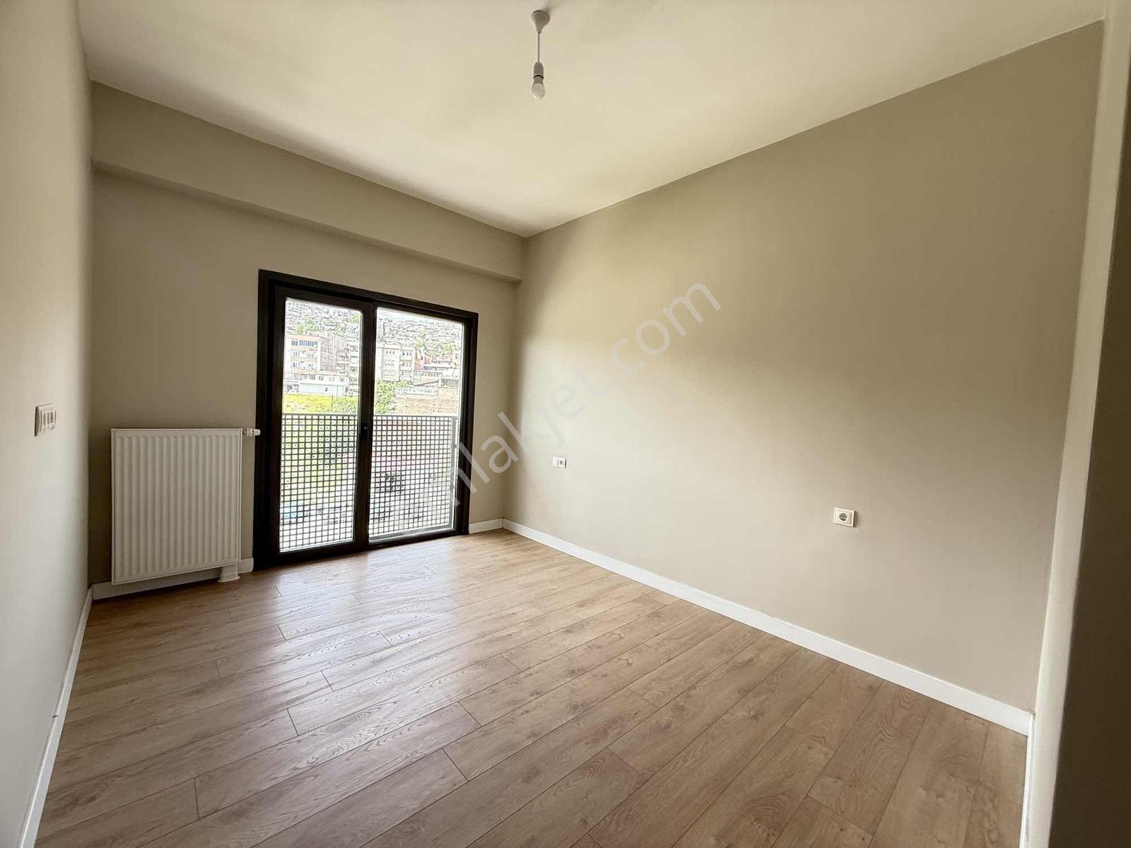 Çetin Gayrimenkulden Piazzaya Yakkın Kiralık Sıfır 1+1 Daire - Görsel 8