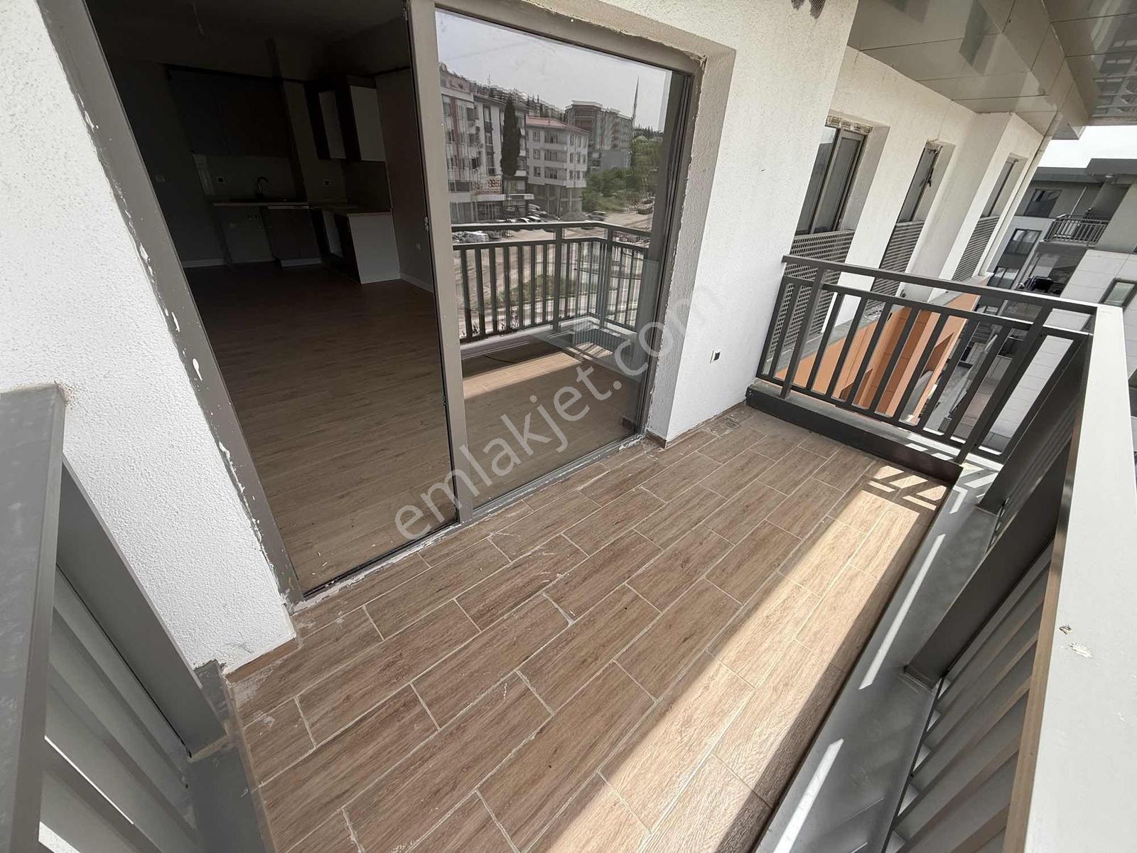 Çetin Gayrimenkulden Piazzaya Yakkın Kiralık Sıfır 1+1 Daire - Görsel 9