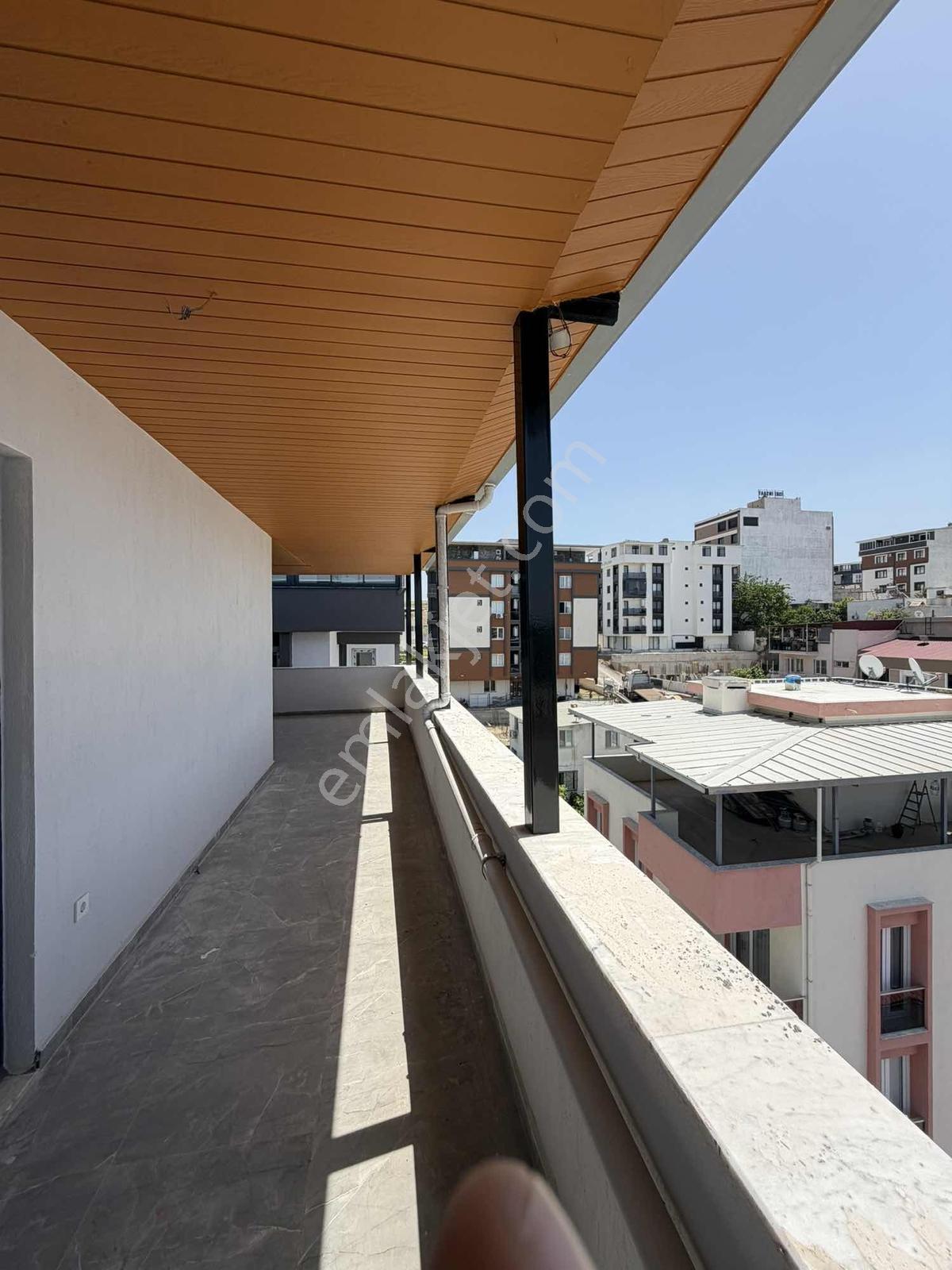 Menemende Satılık Dubleks Daire 4+1 Devlet Hastanesi Yakını - Görsel 3