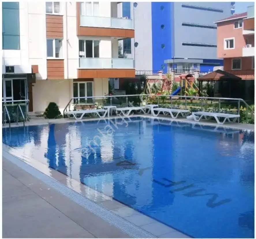 Çekmeköy Taşdelende Site İçinde Kiracılı Daire 7 Katta - Görsel 3