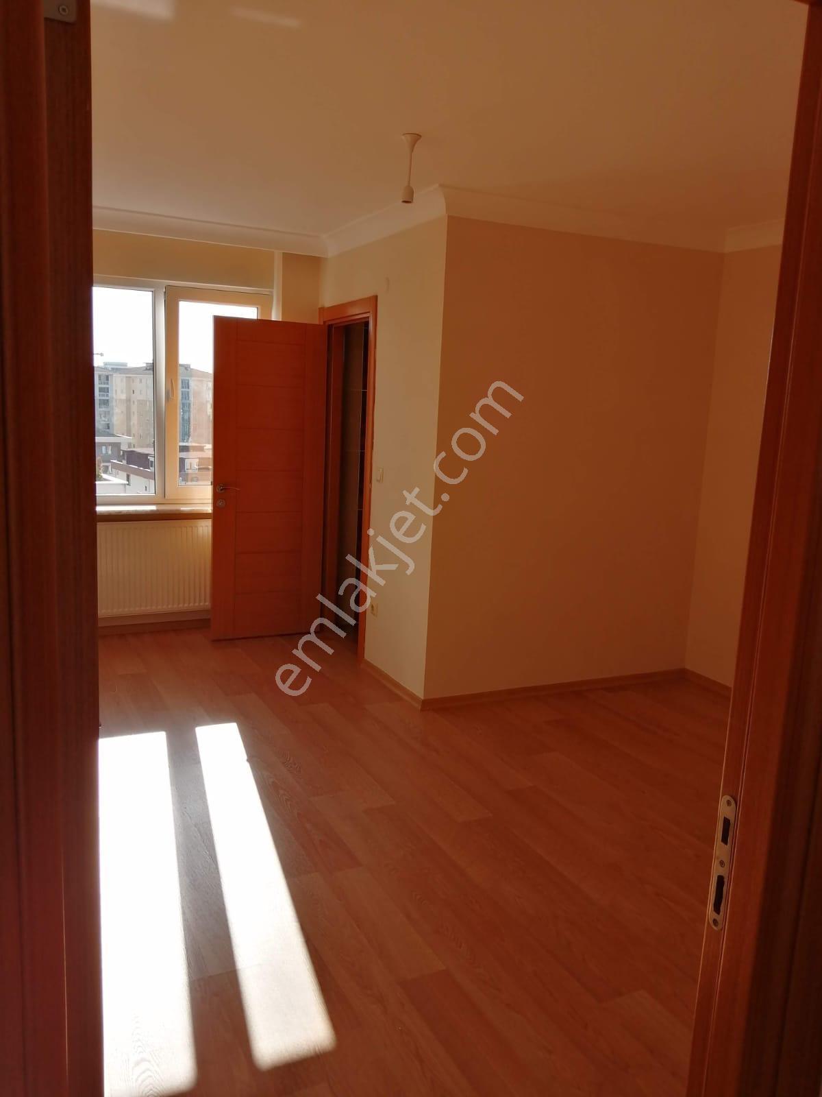 Çekmeköy Taşdelende Site İçinde Kiracılı Daire 7 Katta - Görsel 9
