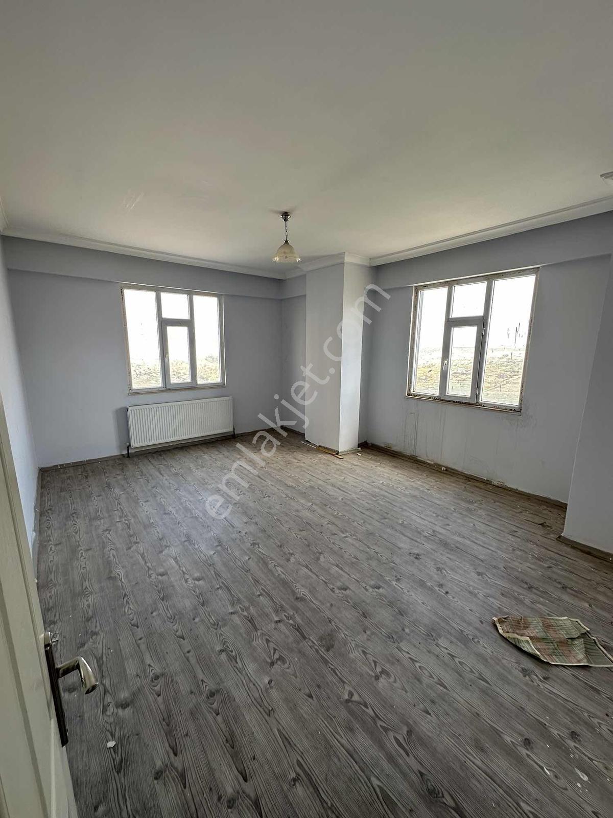 Sürer Emlak`tan Kiralık 2+1 Daire`miz Ara Katta 110 M2 Kare - Görsel 23