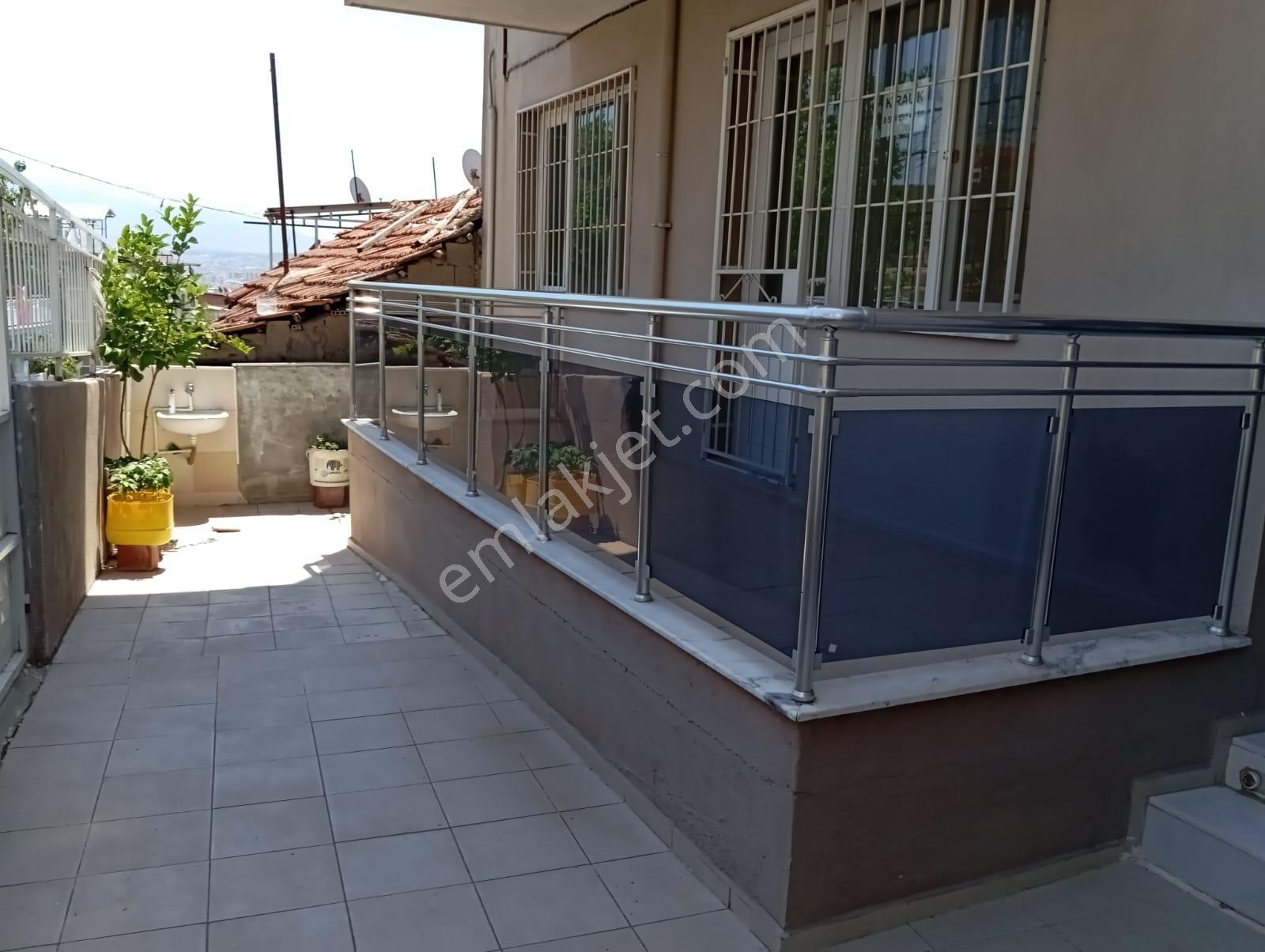 Karabağlar Barış Mah. Doğal Gazlı 120m2 3+1 Daire Kiralıktır. - Görsel 2