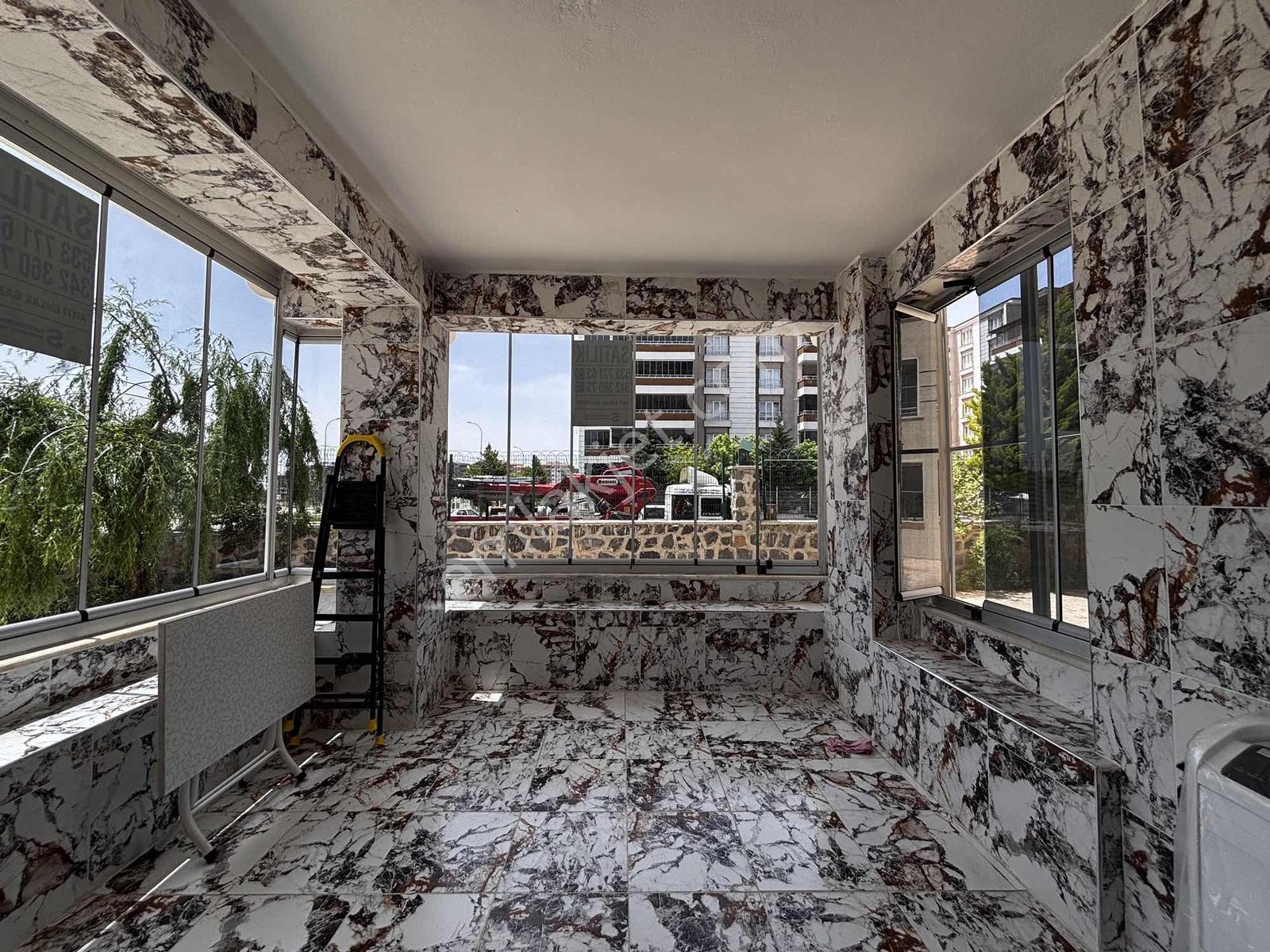Çbn Gayrimenkul 'den 3,5+1 Lüxs Kat Bahçeli Ferah Önü Acık Daire - Görsel 30
