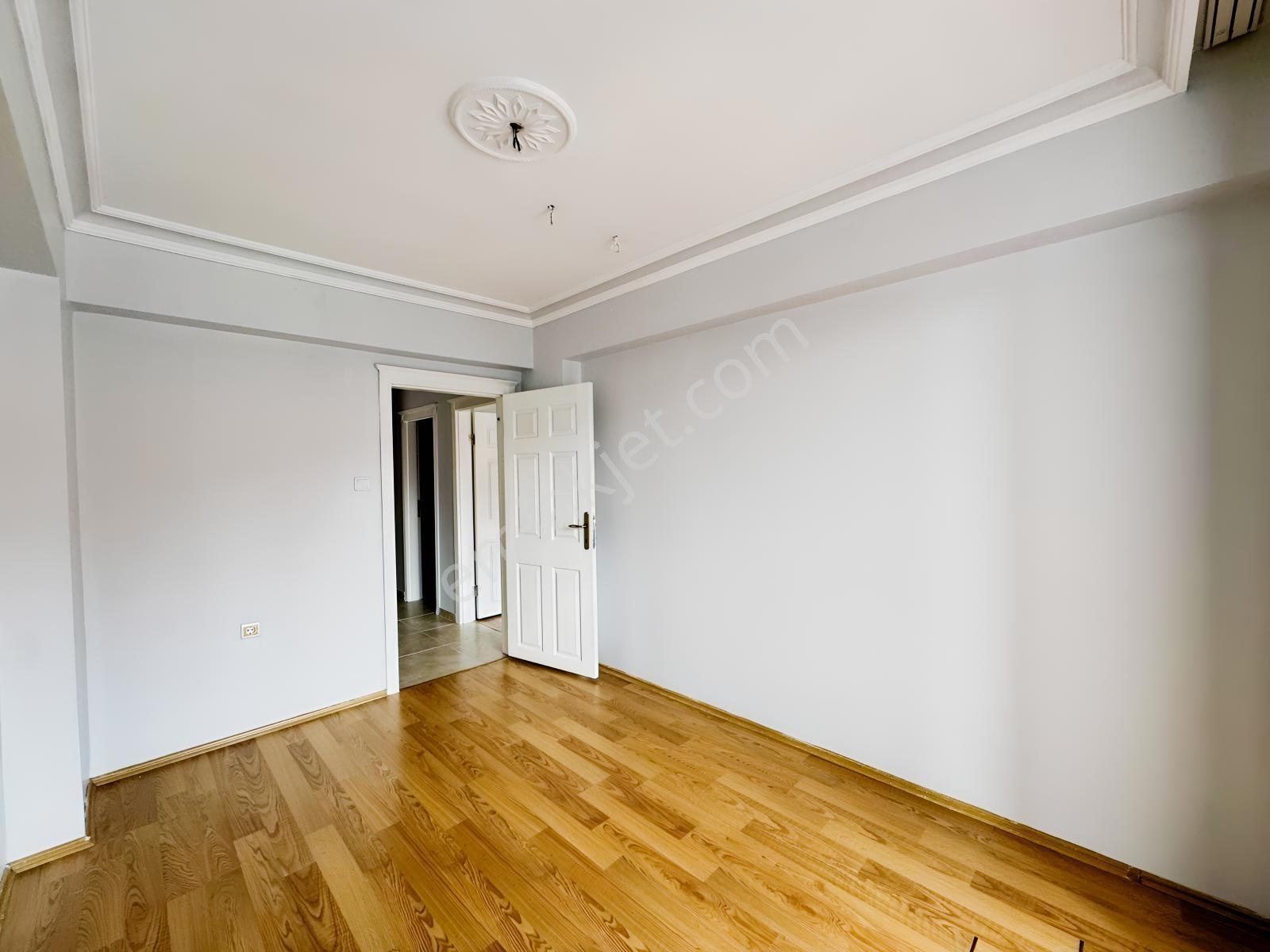 Vip'den Yıldız Göbek Önü Açık Masrafsız 3.kat Satılık 3+1 Daire - Görsel 25