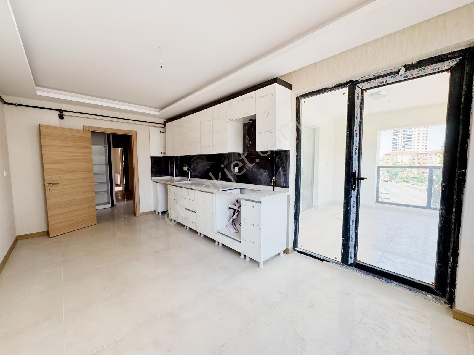 Vip'den Bulvar Üzeri Önü Açık Satılık Lüks Yapısatılık 3+1 Daire