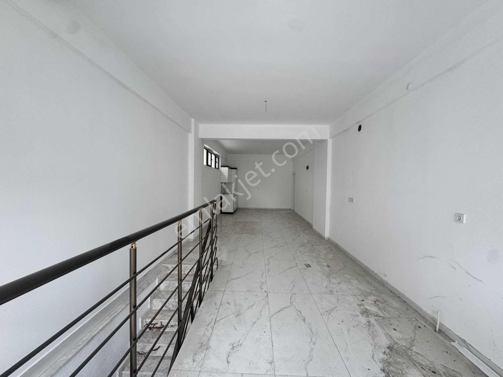 Vip'den Celal Esat Cad Eczane Vetriner Yanı Kiralık 80 M² Dükkan - Görsel 2