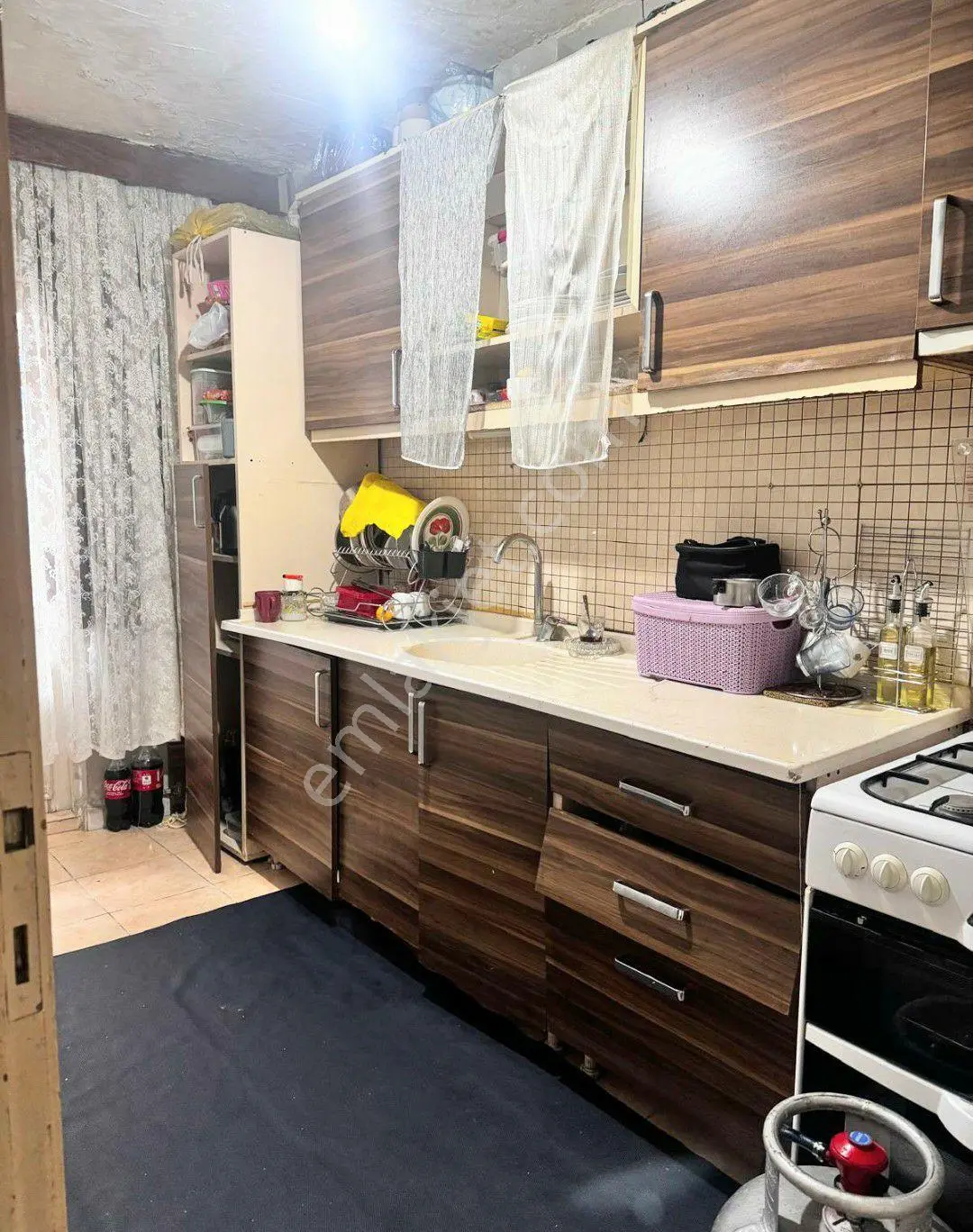 Altıparmak Hocahasanda 2+1.75m.2.kat.doğalgaz Sobalı Daire