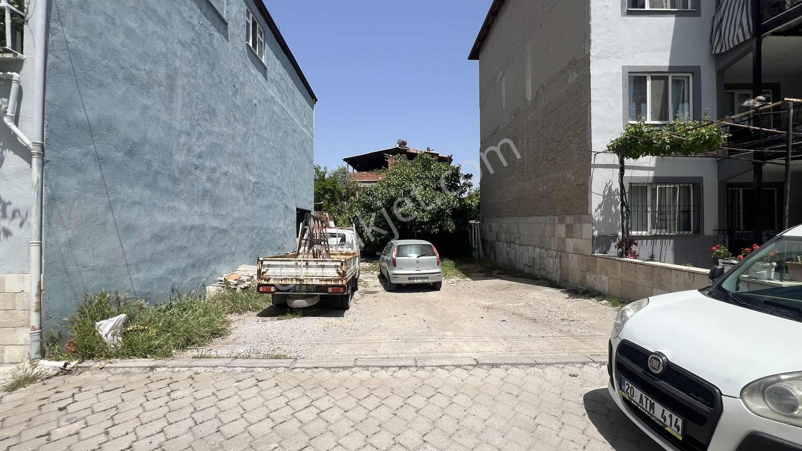 Dokuzkavaklarda Satılık Arsa 175m2 Şehir Hastahanesi Yakını
