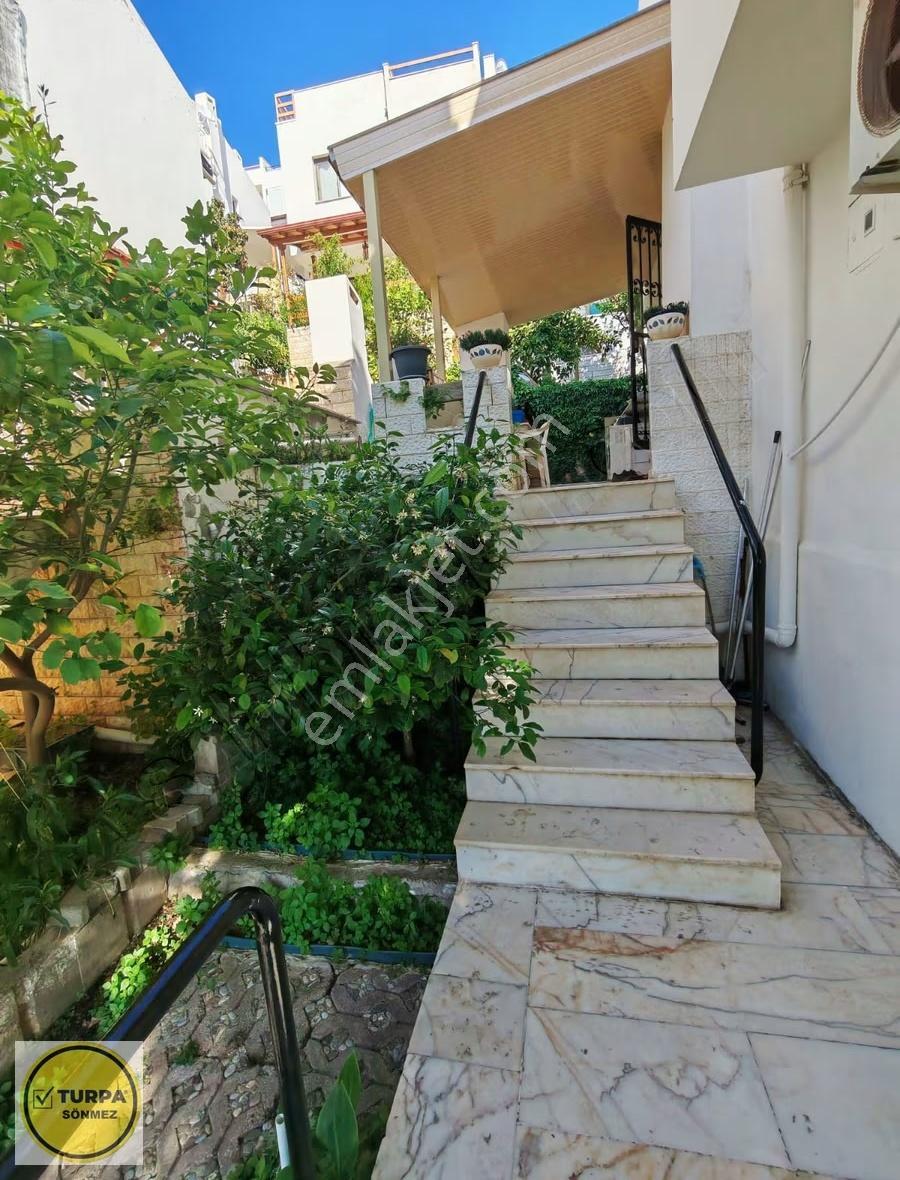 Gümüldür Yakamoz Sitesi'nde Deniz Manzaralı 3+1 Villa - Görsel 13