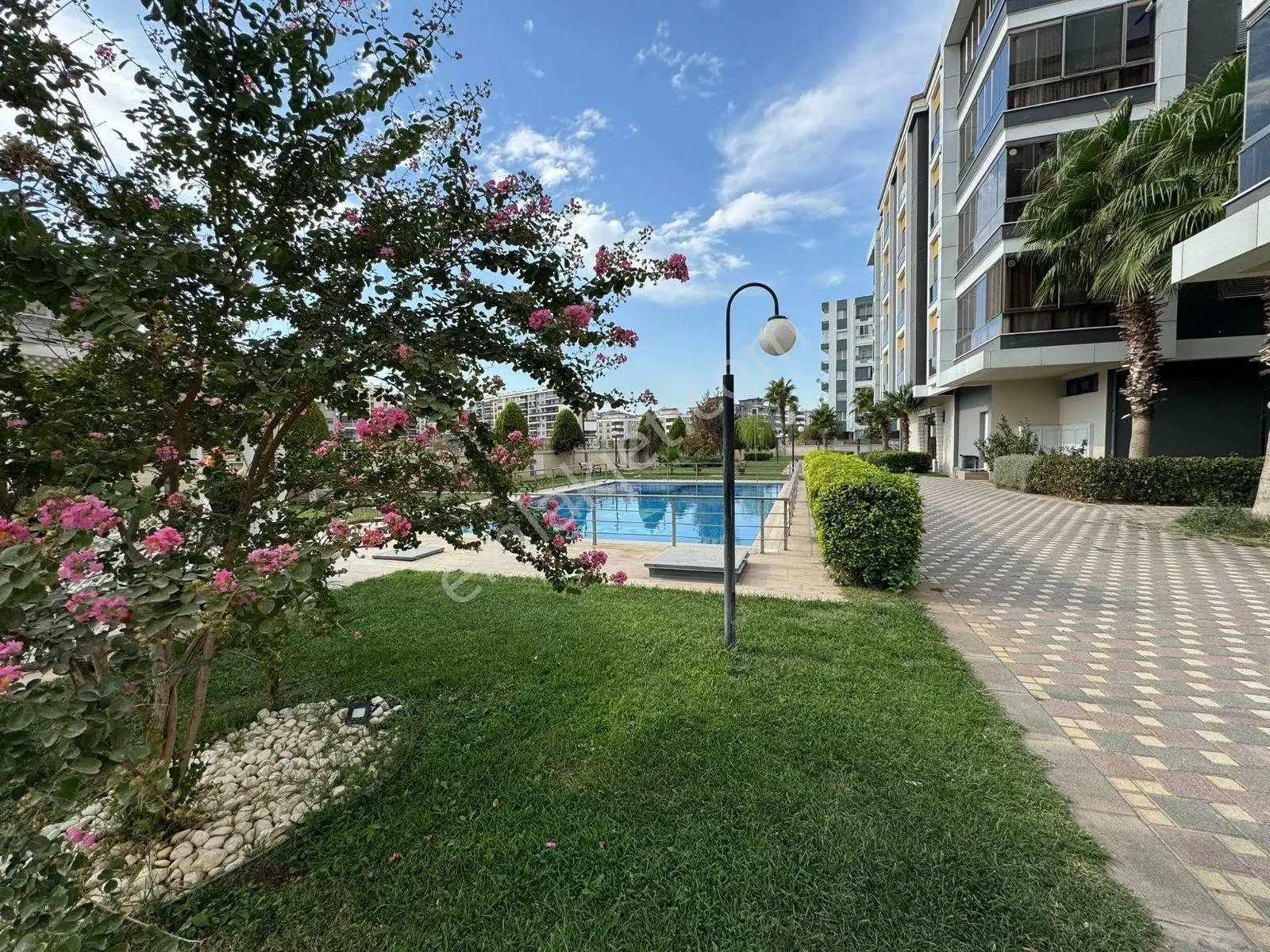 Acil Torbalı Ekinci Urla Evleri Sitesinde Satılık 3+1 Lüks Daire
