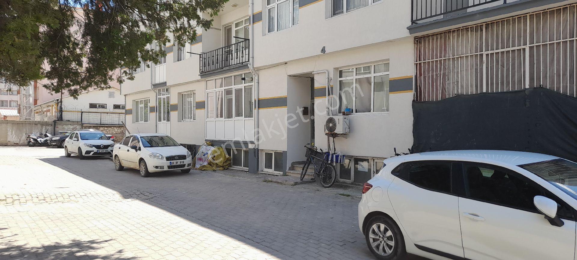 Yüksek Camlı Sobalı Bahçe Katı