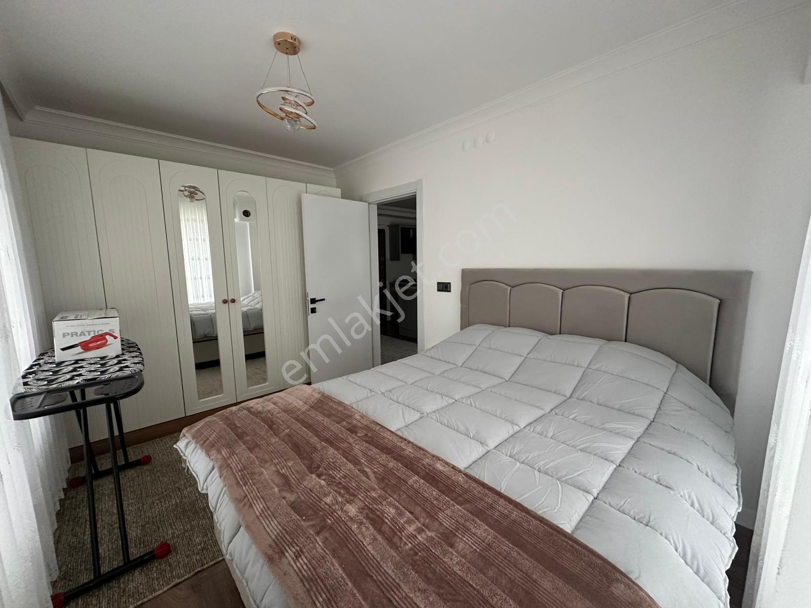 Lüks Sıfır Eşyalı Kiralık Daire Şehir Merkezine 5 Dk Mesafede - Görsel 7