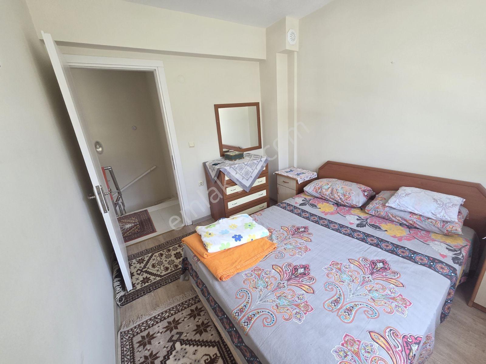 Yenifoça Burunucu'nda Kiralık 3+1 Tripleks Villa - Görsel 31