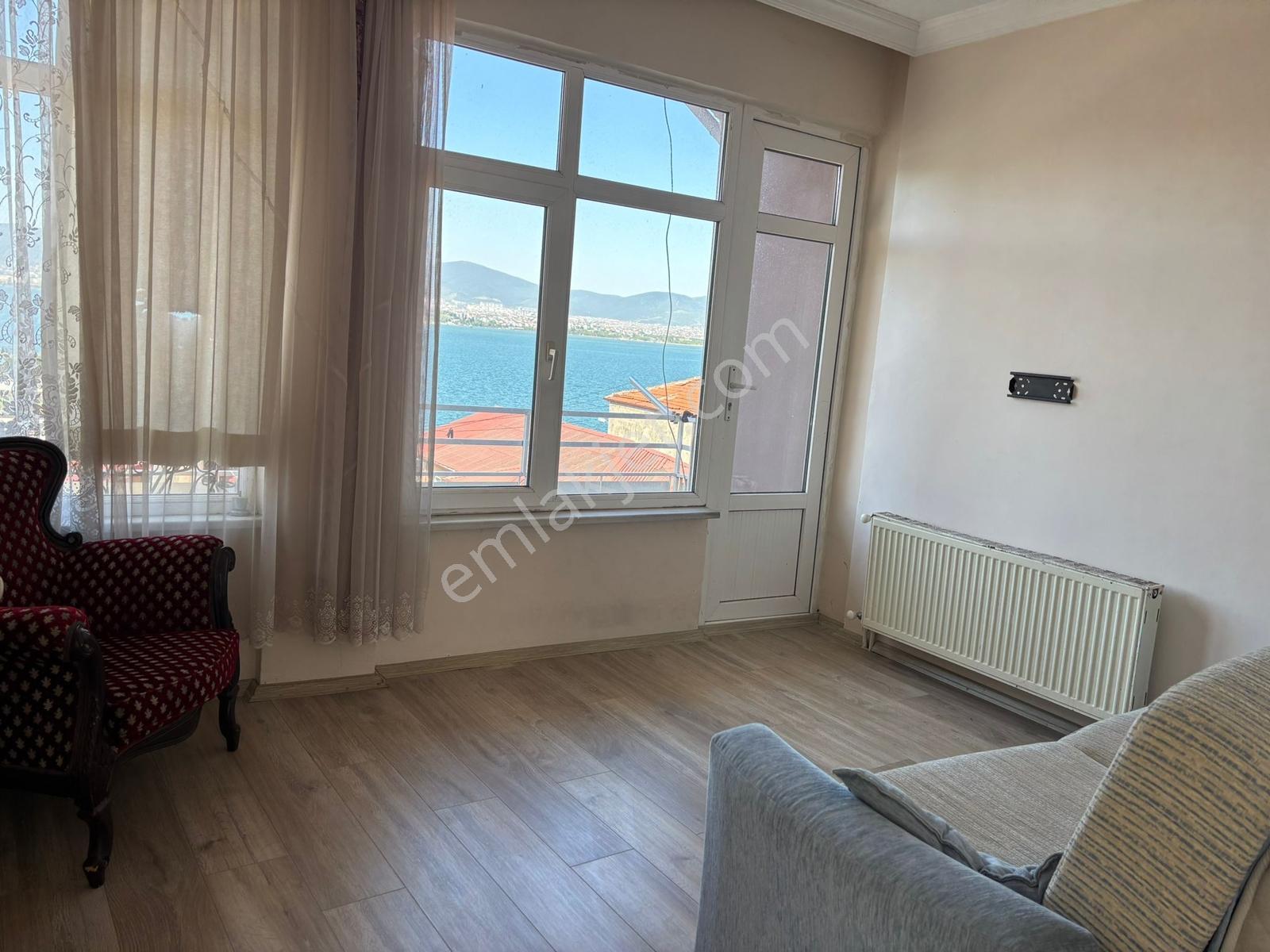 Yalı Mahallesinde Deniz Manzaralı, Eşyalı 3+1 Kiralık Daire - Görsel 13
