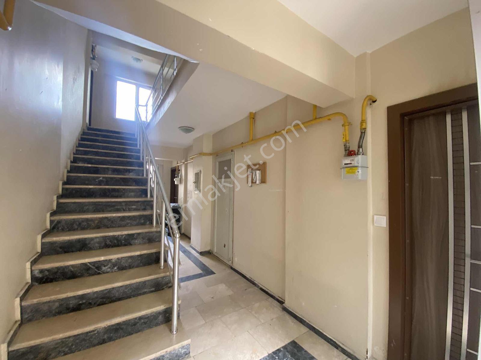 Serdivanın Merkezi Noktasında Eşyalı Kiralık 2+1 Daire - Görsel 2