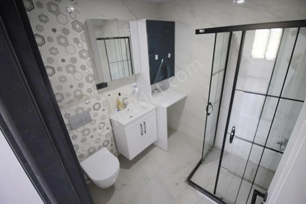 Havuzlarda Site İçerisinde Satılık 2+1 Sıfır Daire