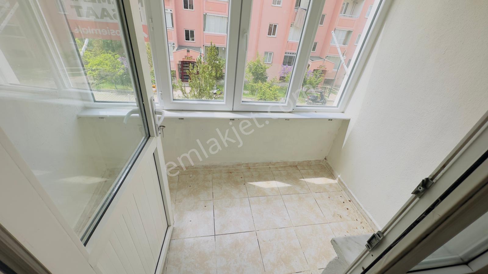 Kc Emlaktan Merkezi Konumda Ara Katta Kiralık 2+1 Daire - Görsel 16