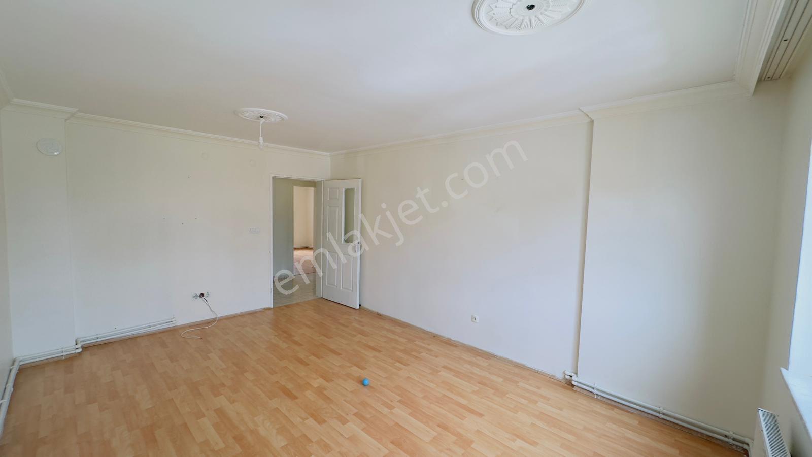 Kc Emlaktan Merkezi Konumda Ara Katta Kiralık 2+1 Daire - Görsel 4